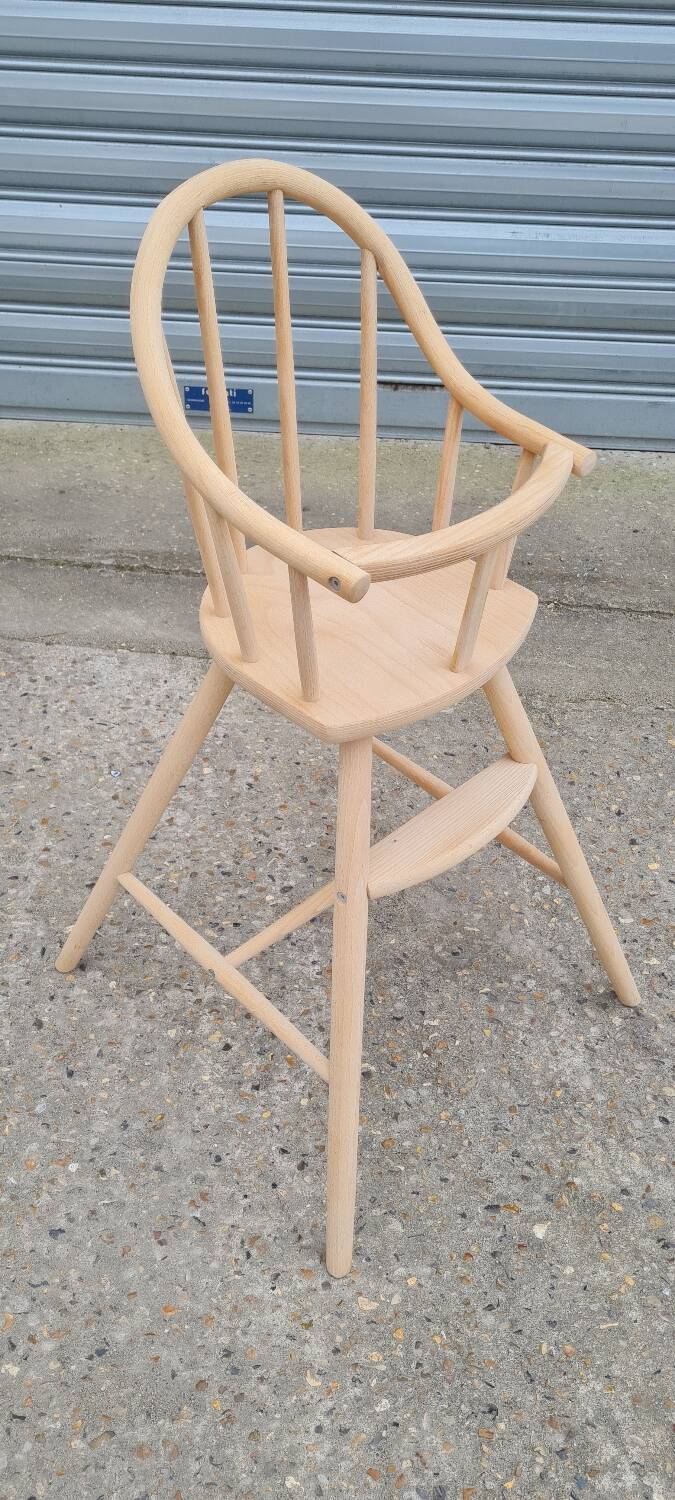 Chaise haute pour bébé scandinave