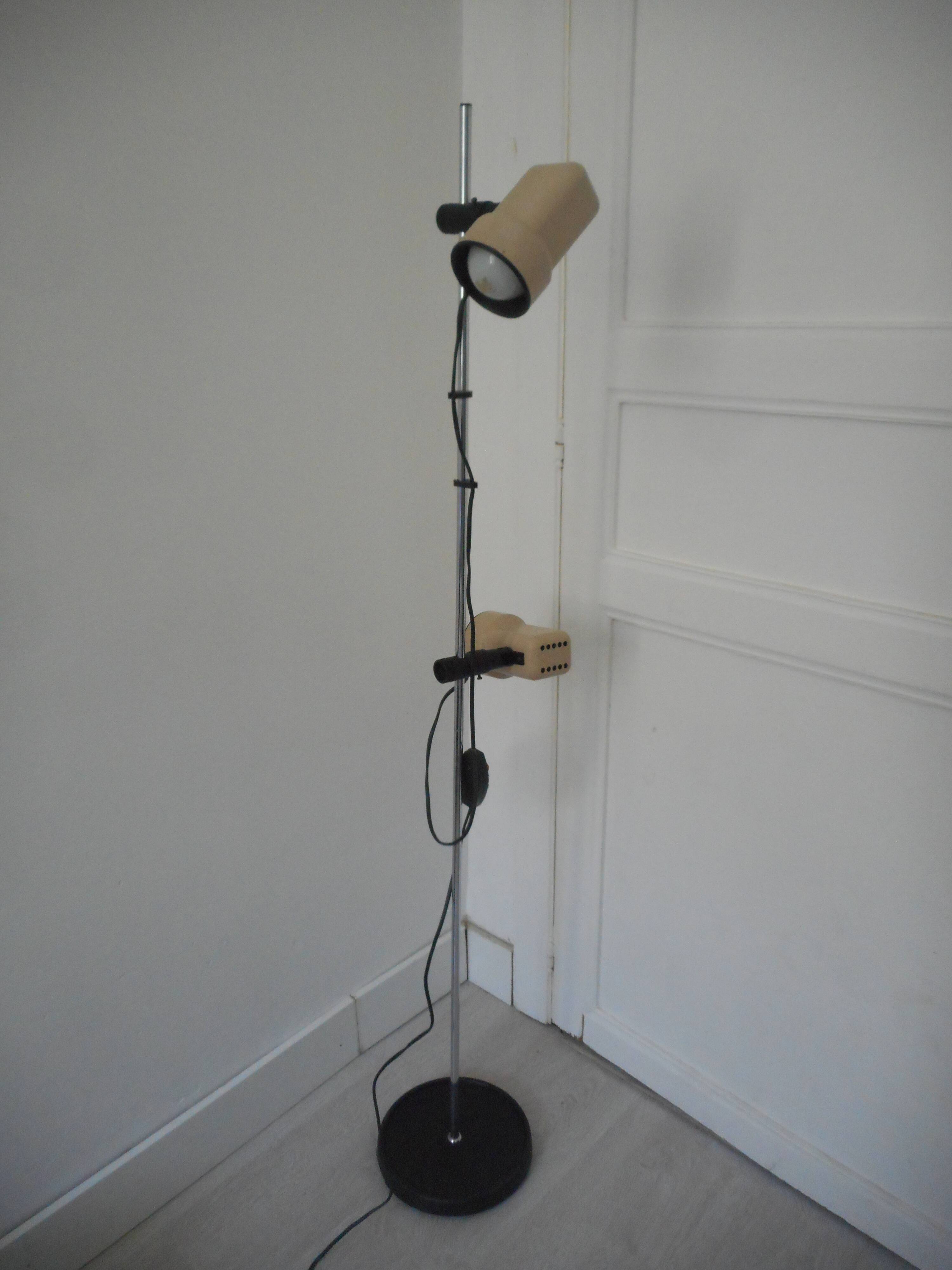 Vintage lamppost spot
