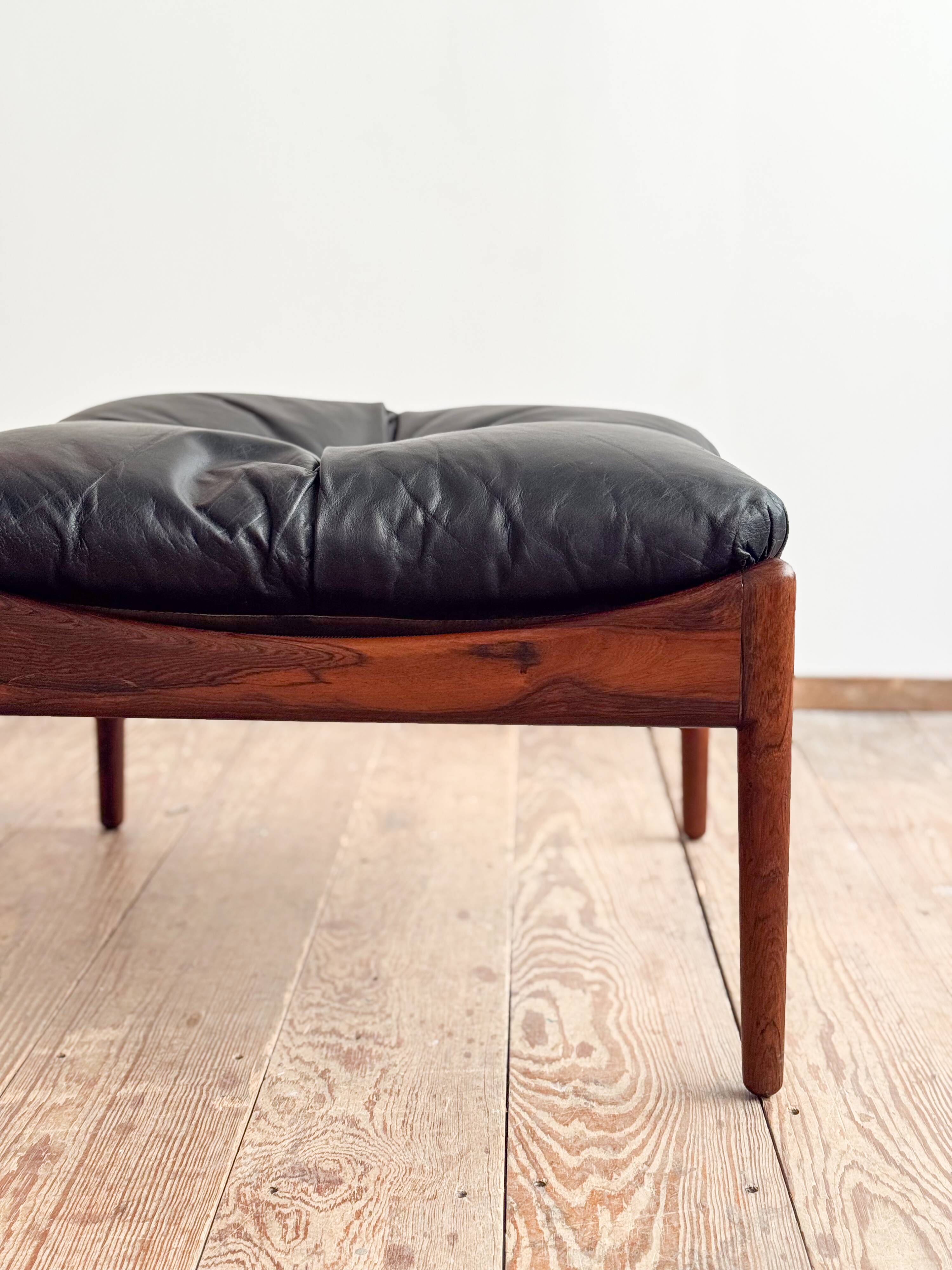 Ensemble danoise avec fauteuil, repose-pieds et table par Kristian Vedel