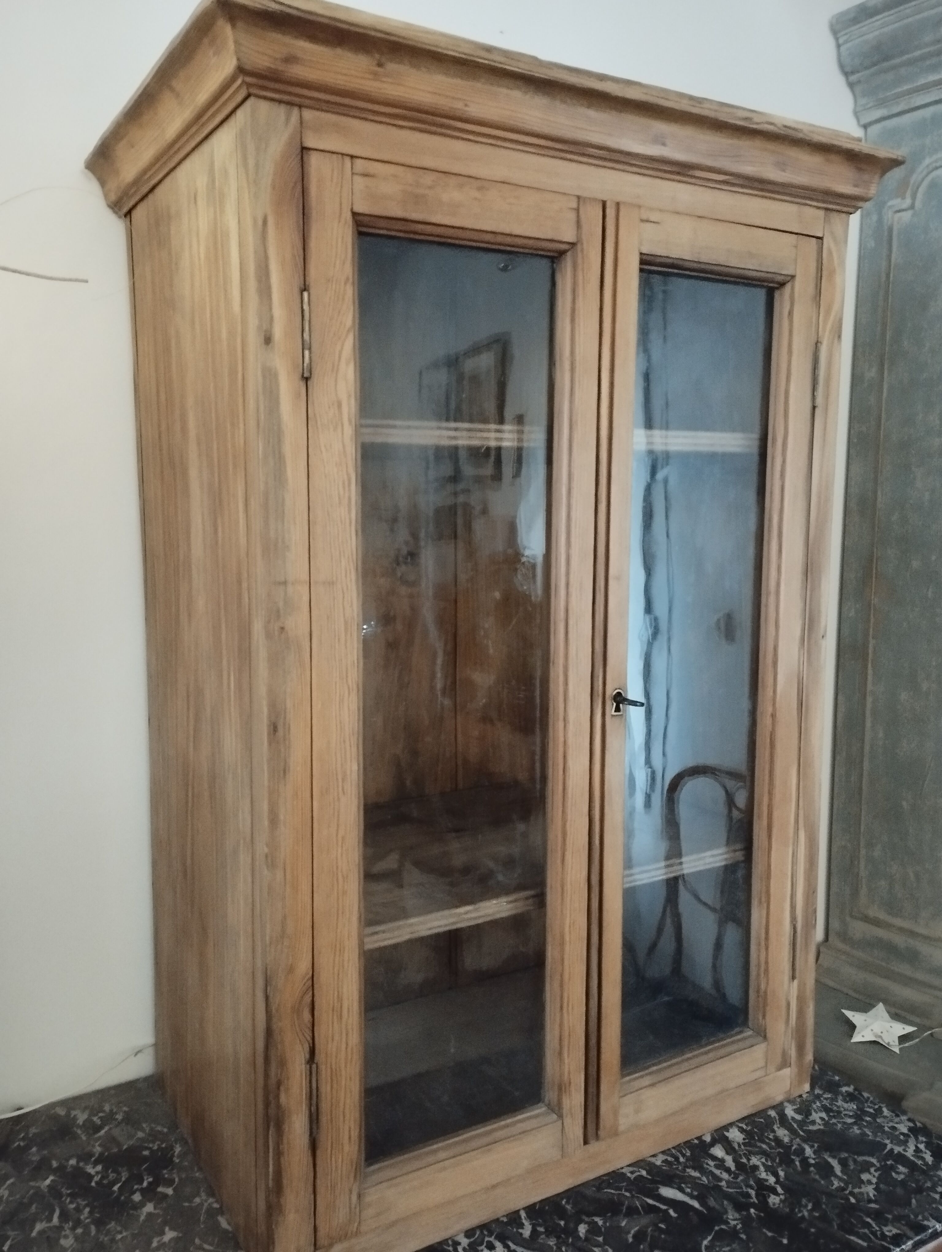 Armoirette vitrine ancienne