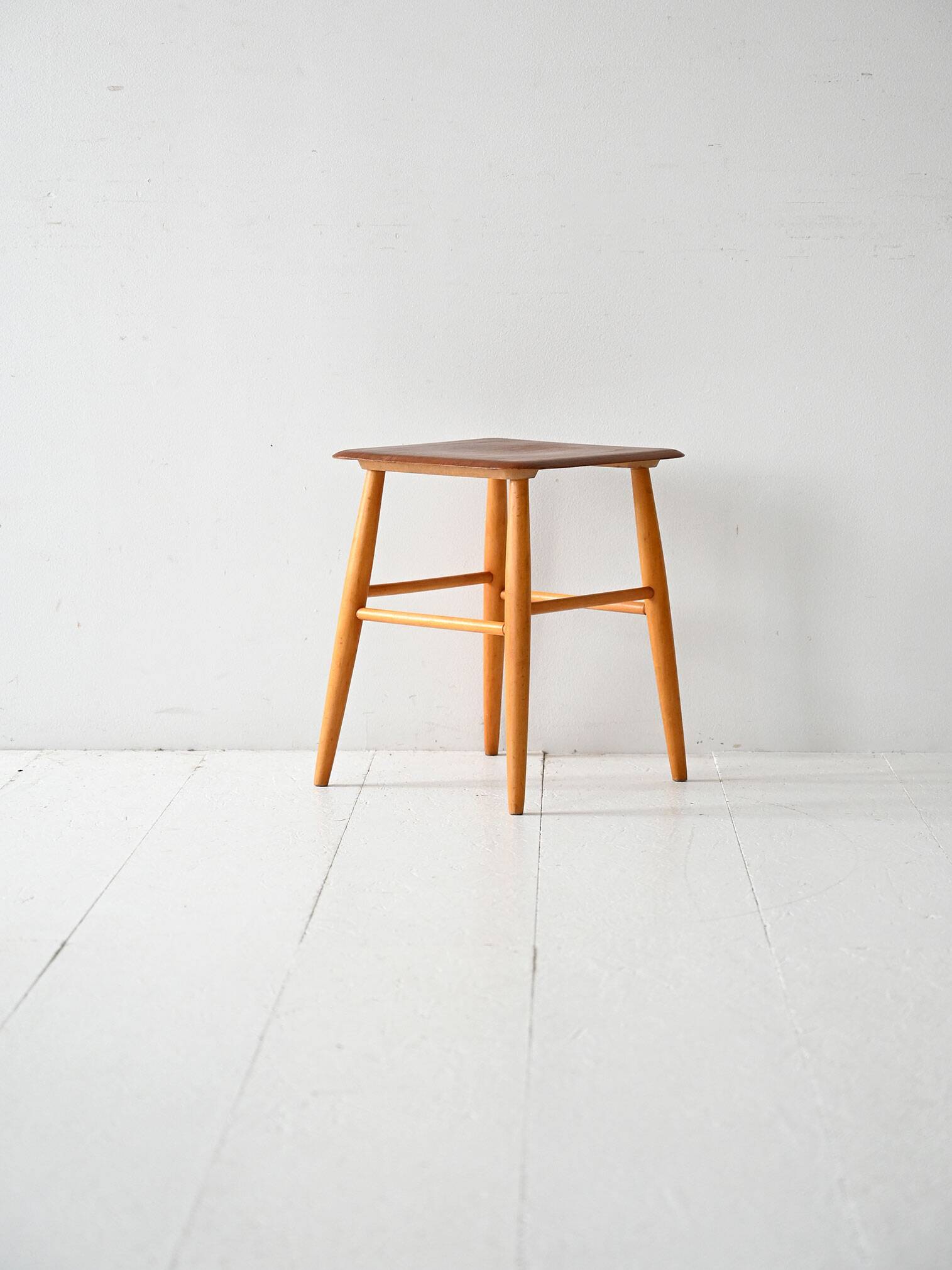 Tabouret Fanett par Ilmari Tapiovaara