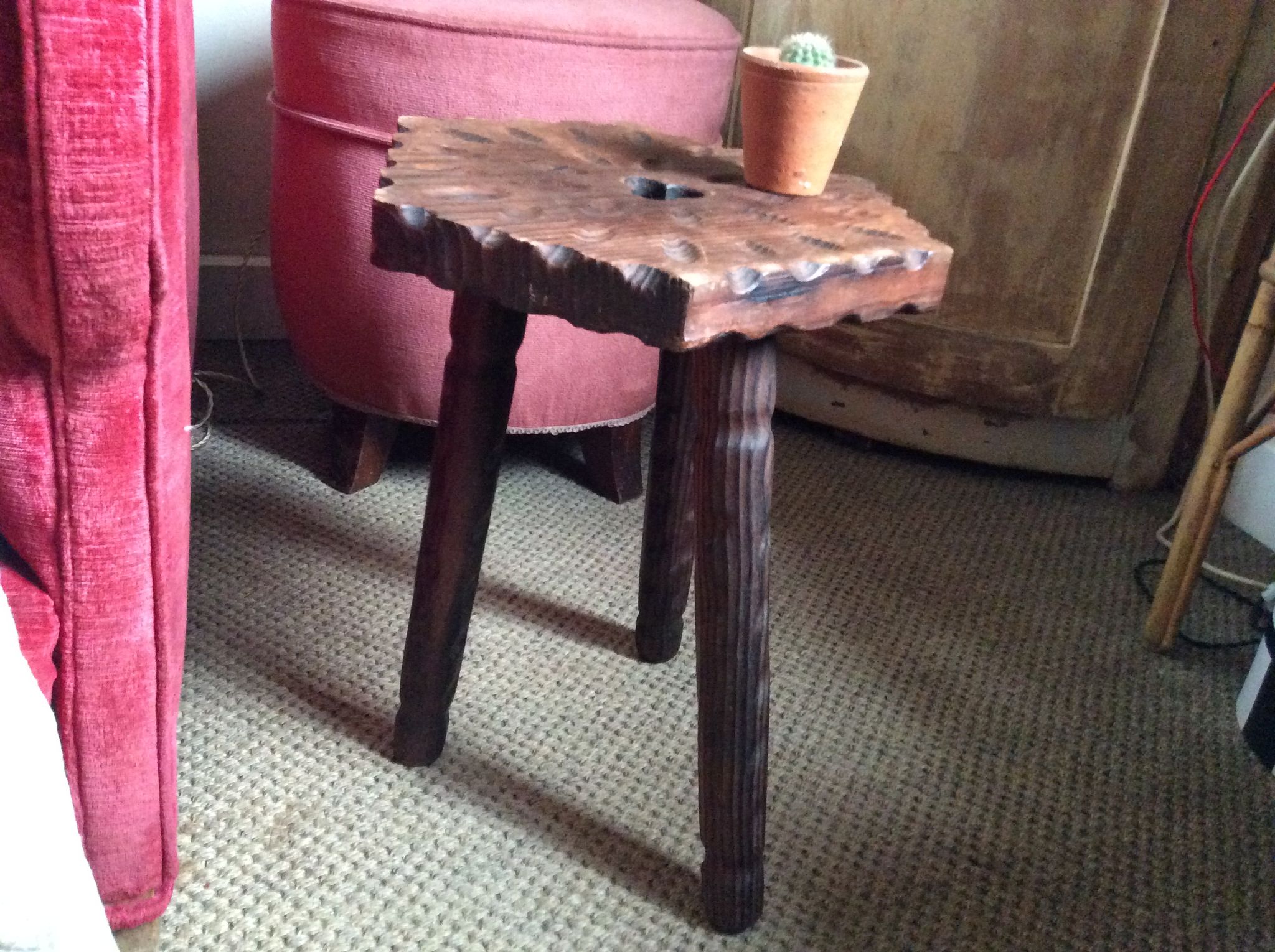 Tabouret tripode