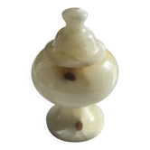 Petit pot à bijoux en albâtre