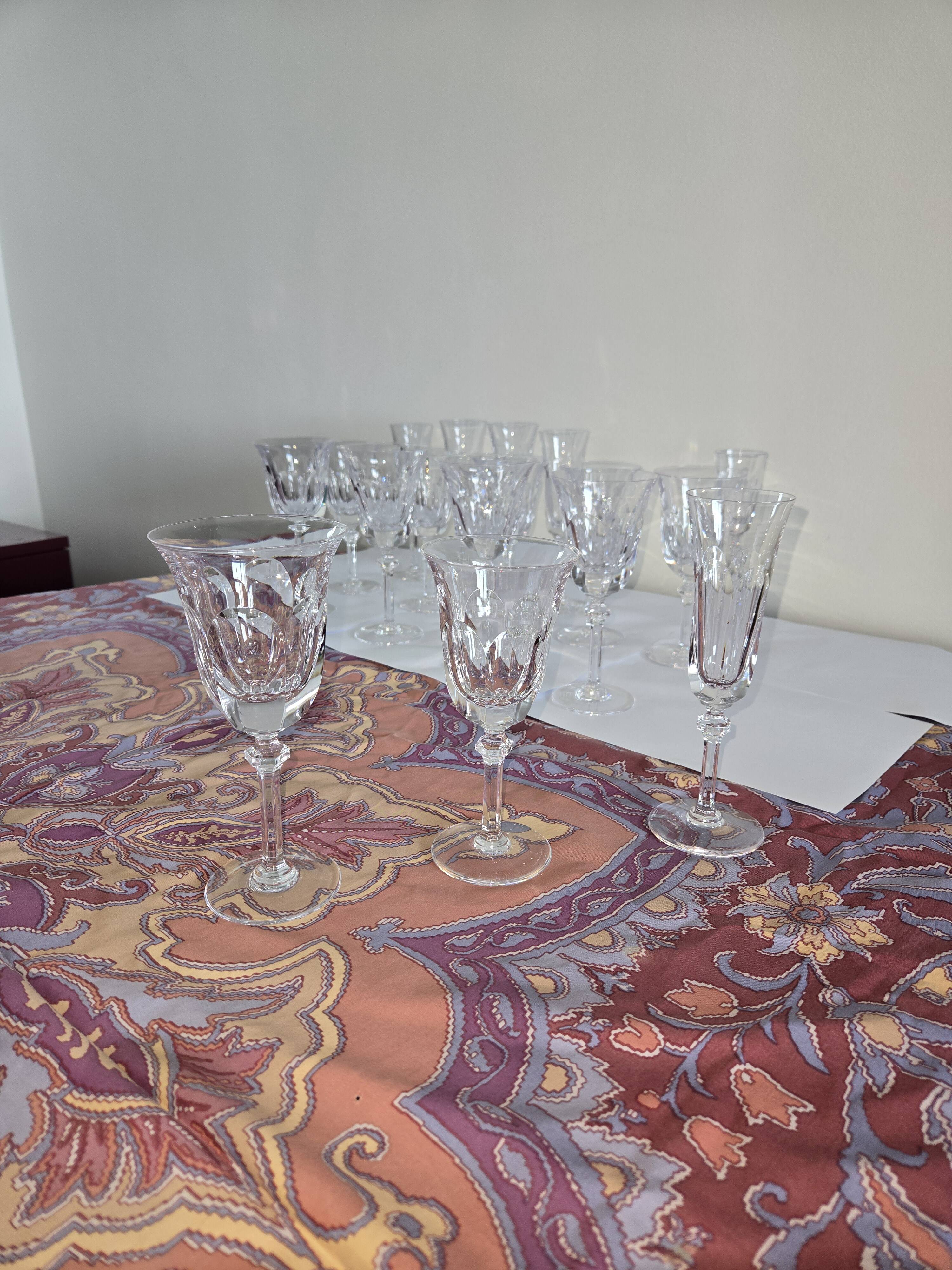 Baccarat Harcourt antique – Service of 17 crystal glasses – Very good condition