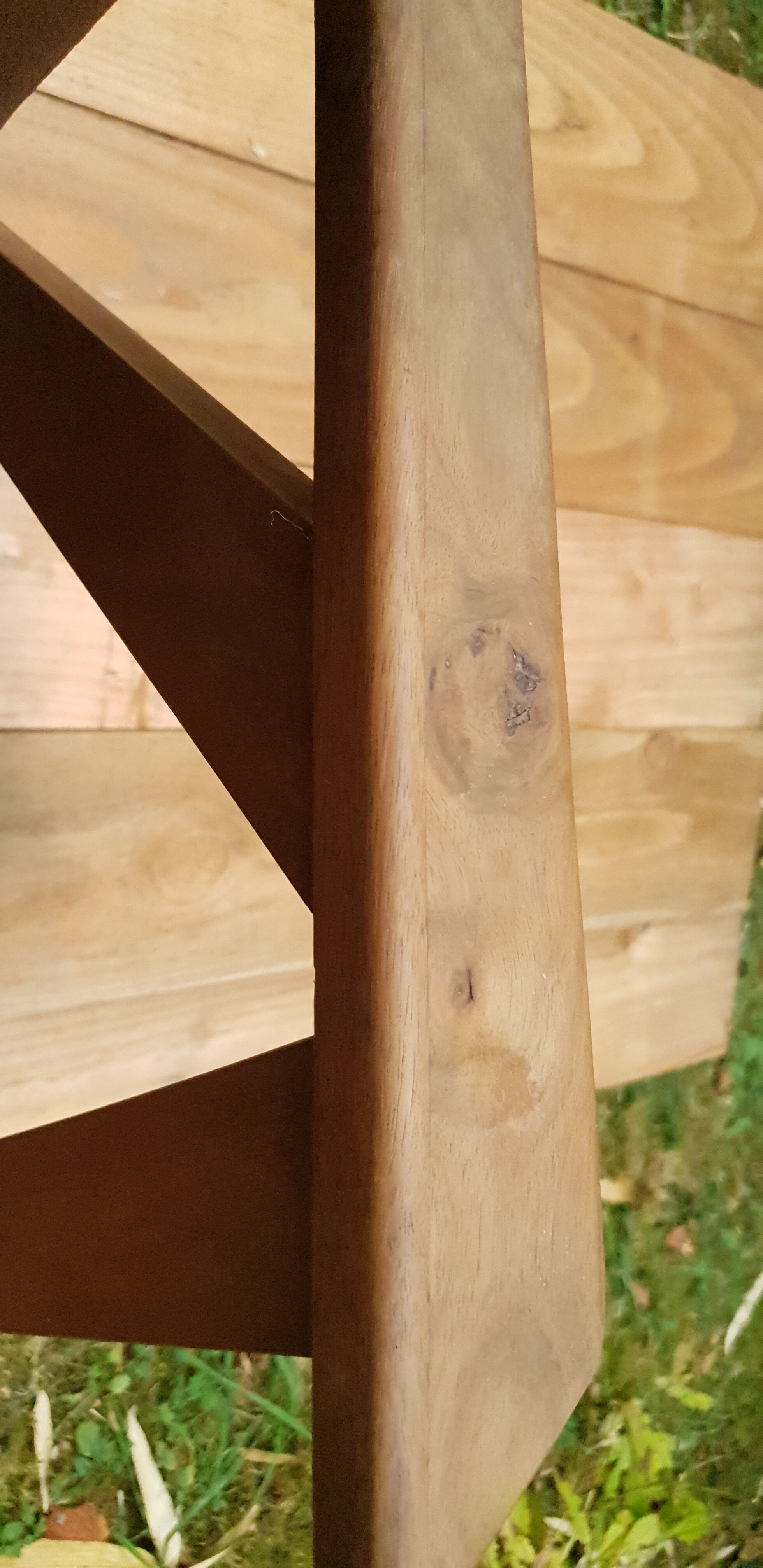 Compas foot armchair