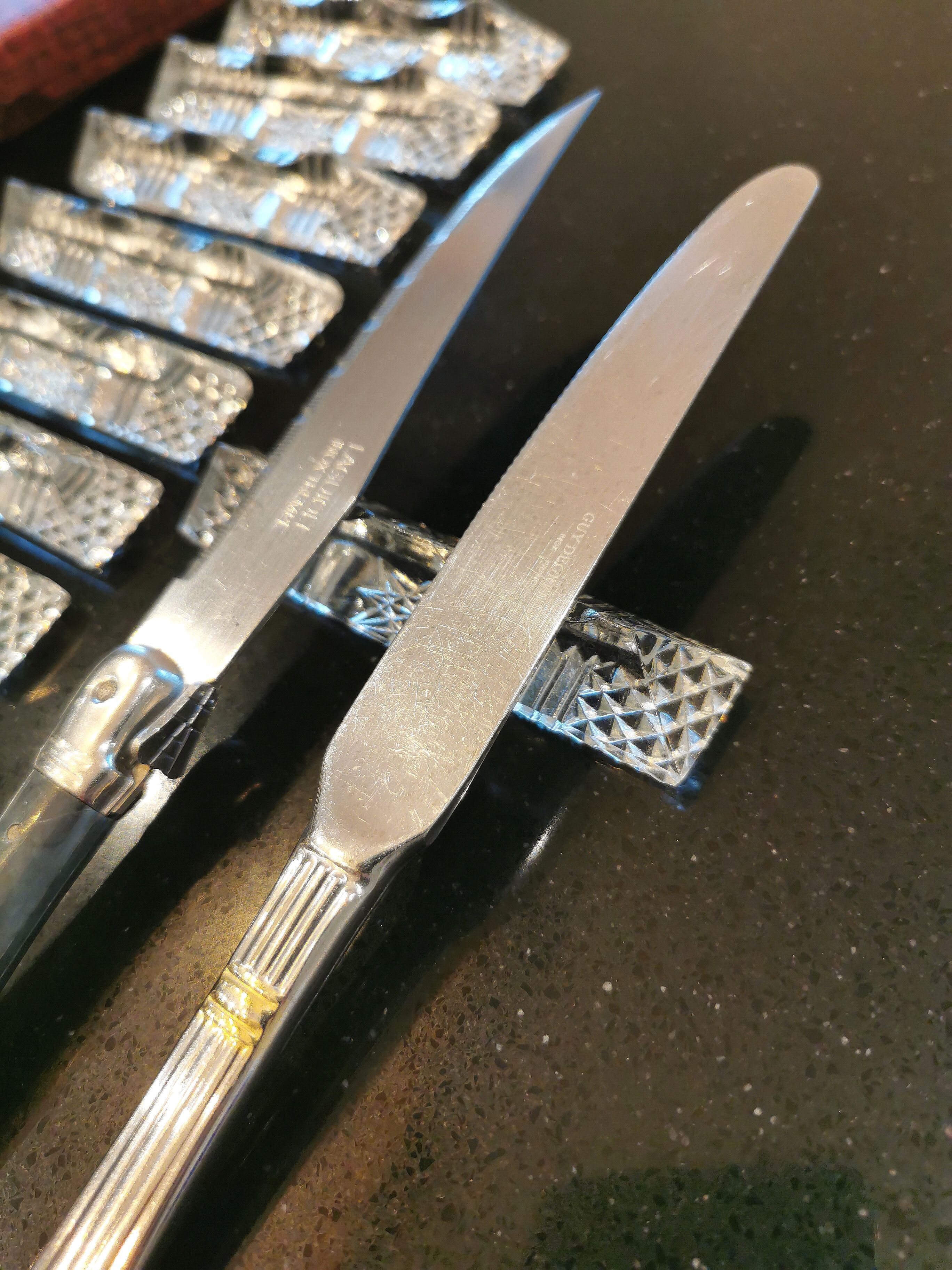 11 glass knife holders