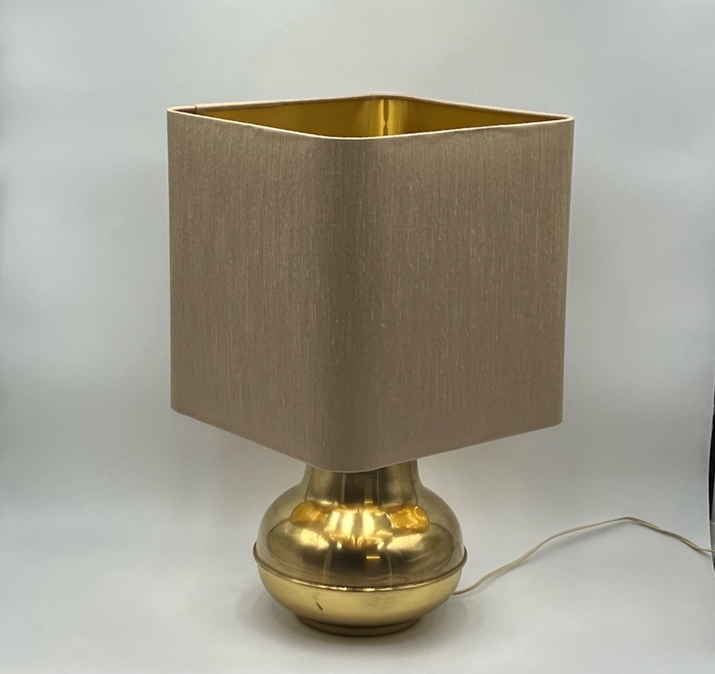 Lampe de table vintage en laiton fabriquée en Italie, années 60