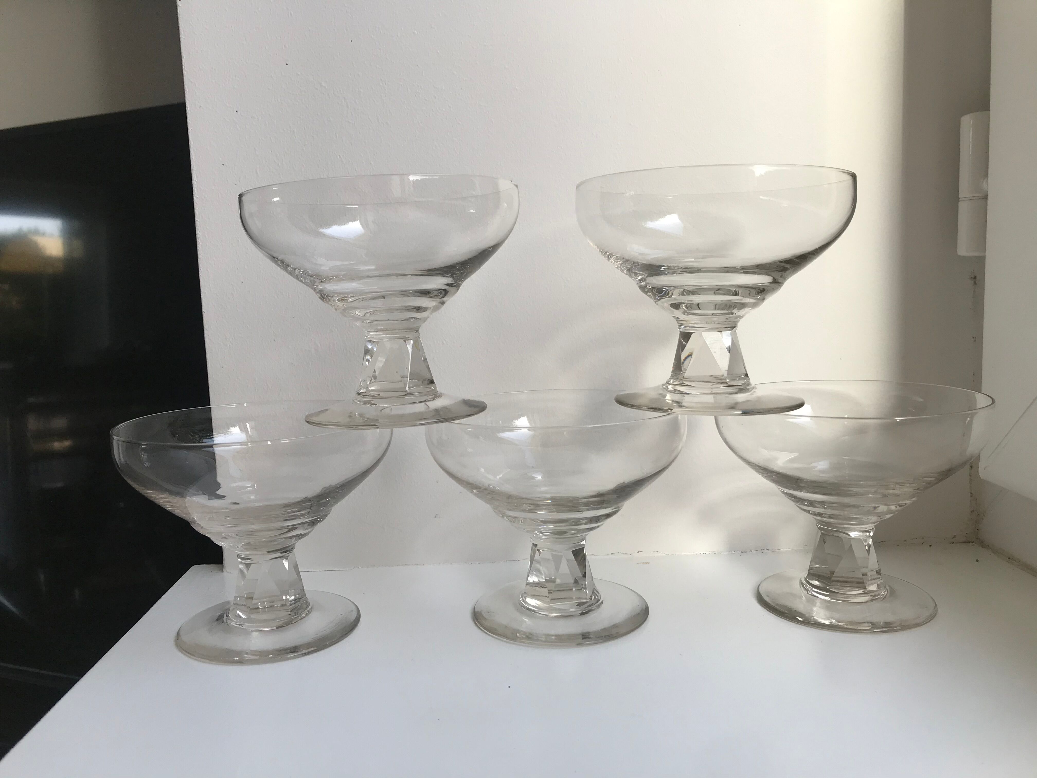 Set of 5 crystal champagne glasses faceted feet art deco 20-30s