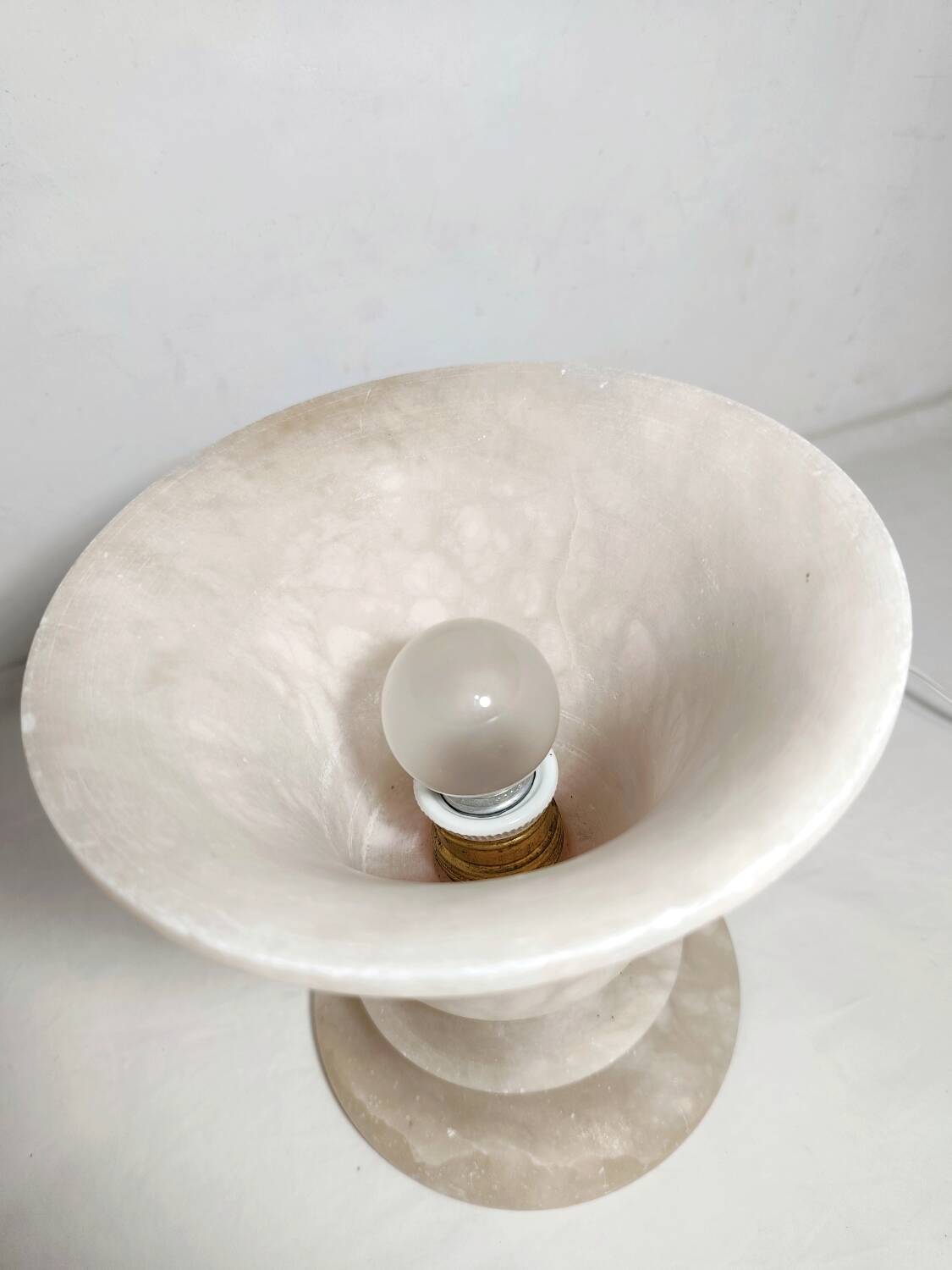 Lampe de table en marbre. Espagne, années 1970.