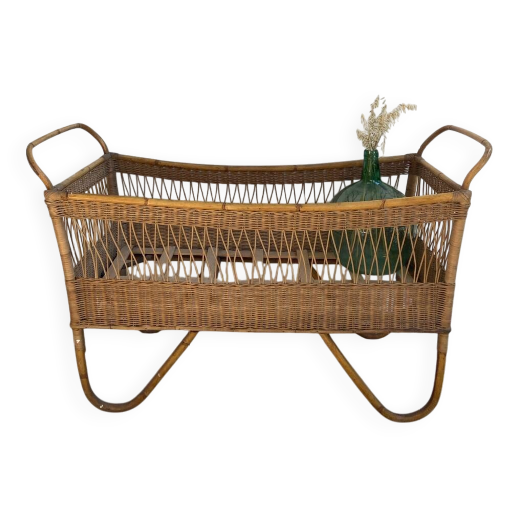 Rattan baby cot
