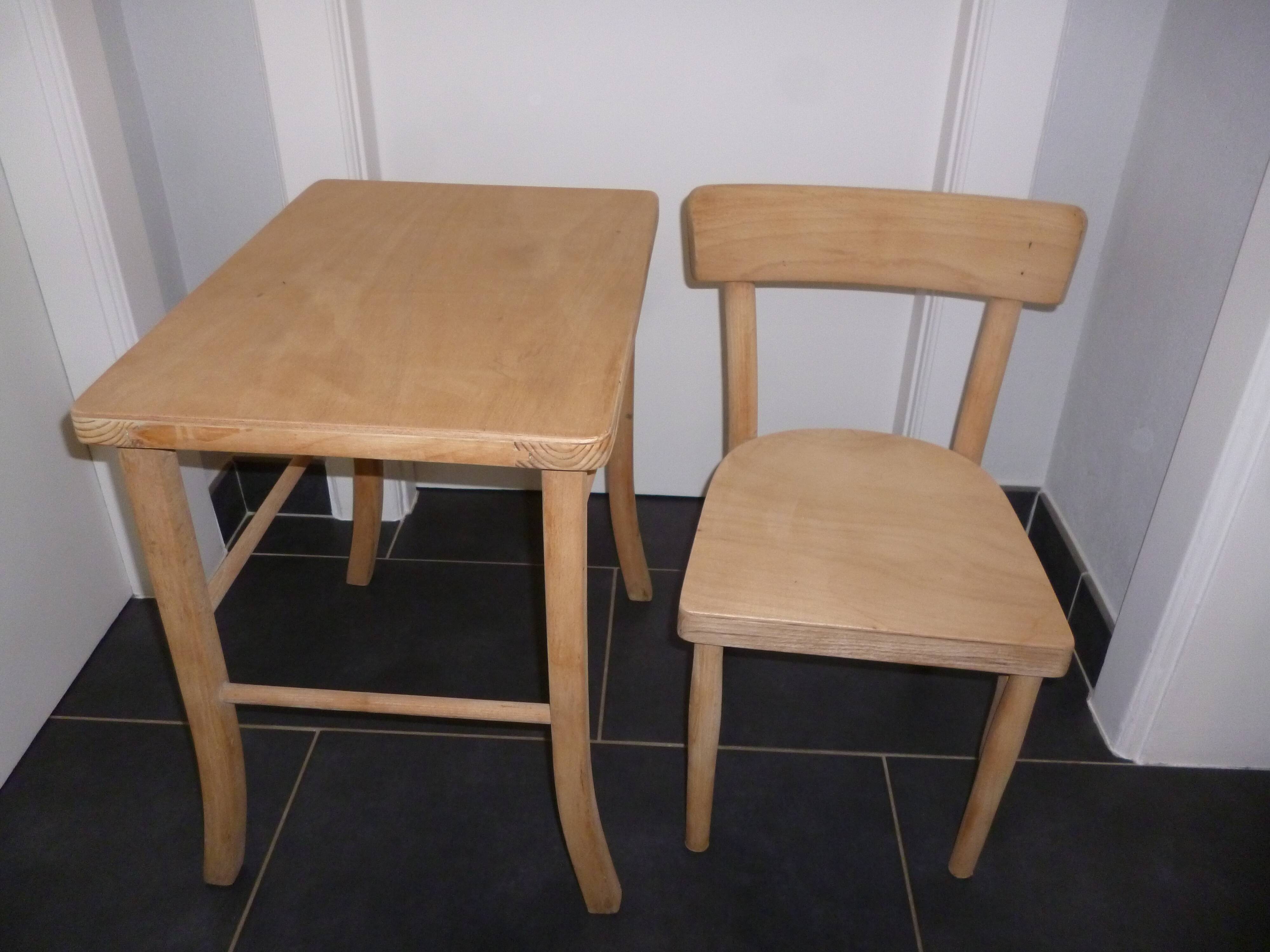 Child table and chair