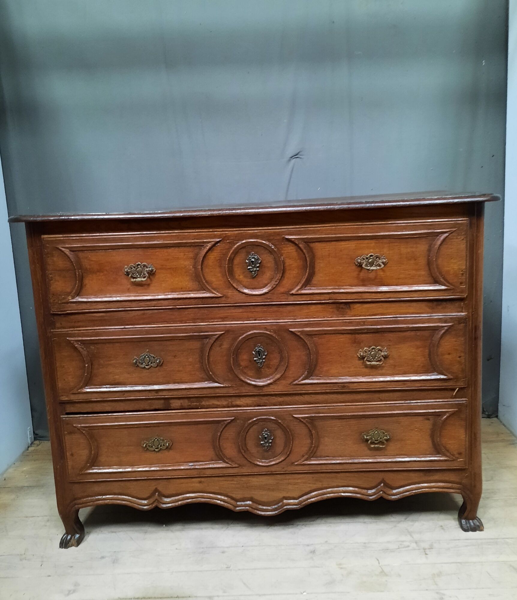 Chest of drawers in solid chene of the eighteenth sawcum