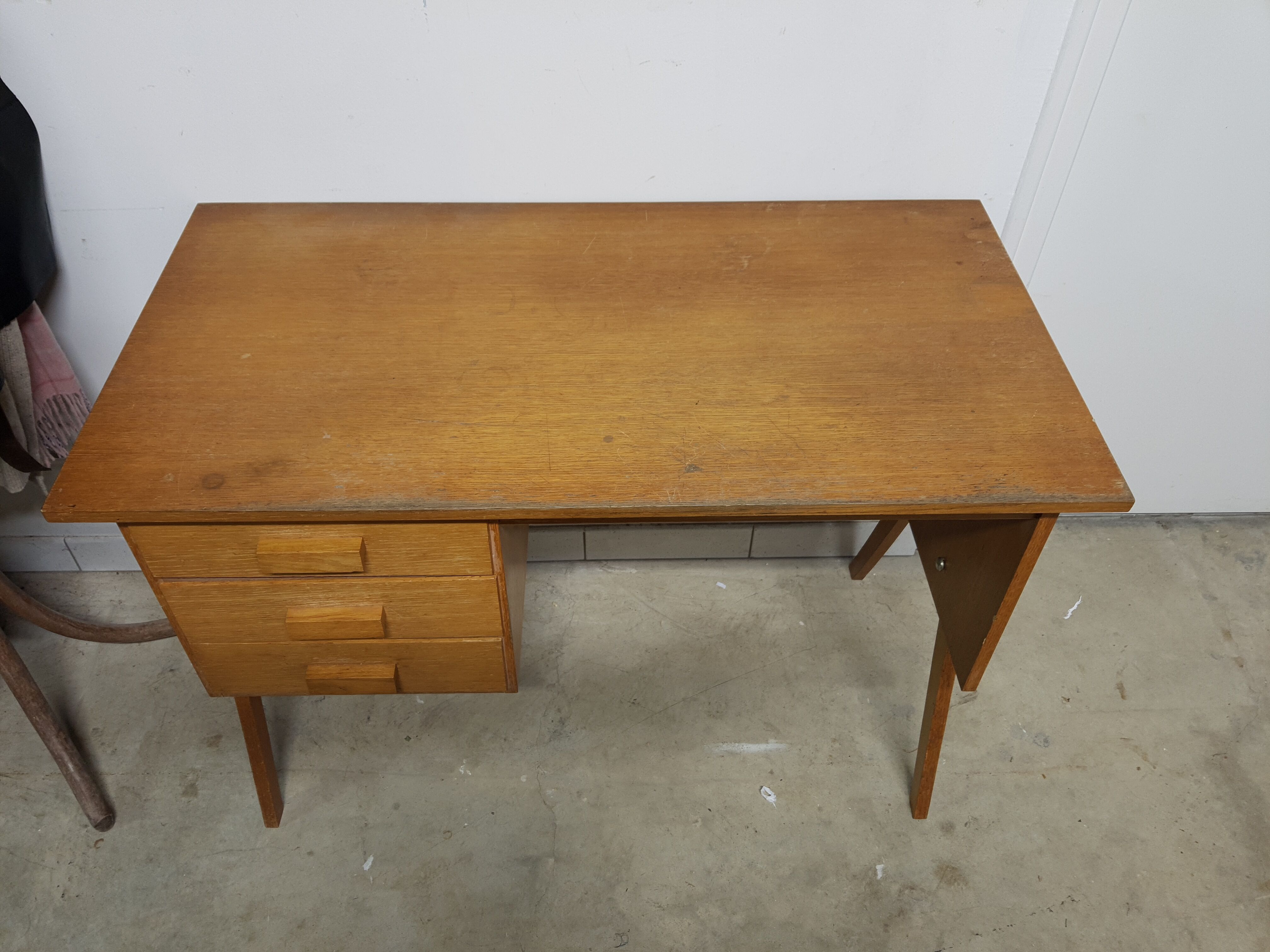 Vintage desk compass feet