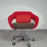 Coalesse SW_1 conference chair Scott Wilson / Steelcase