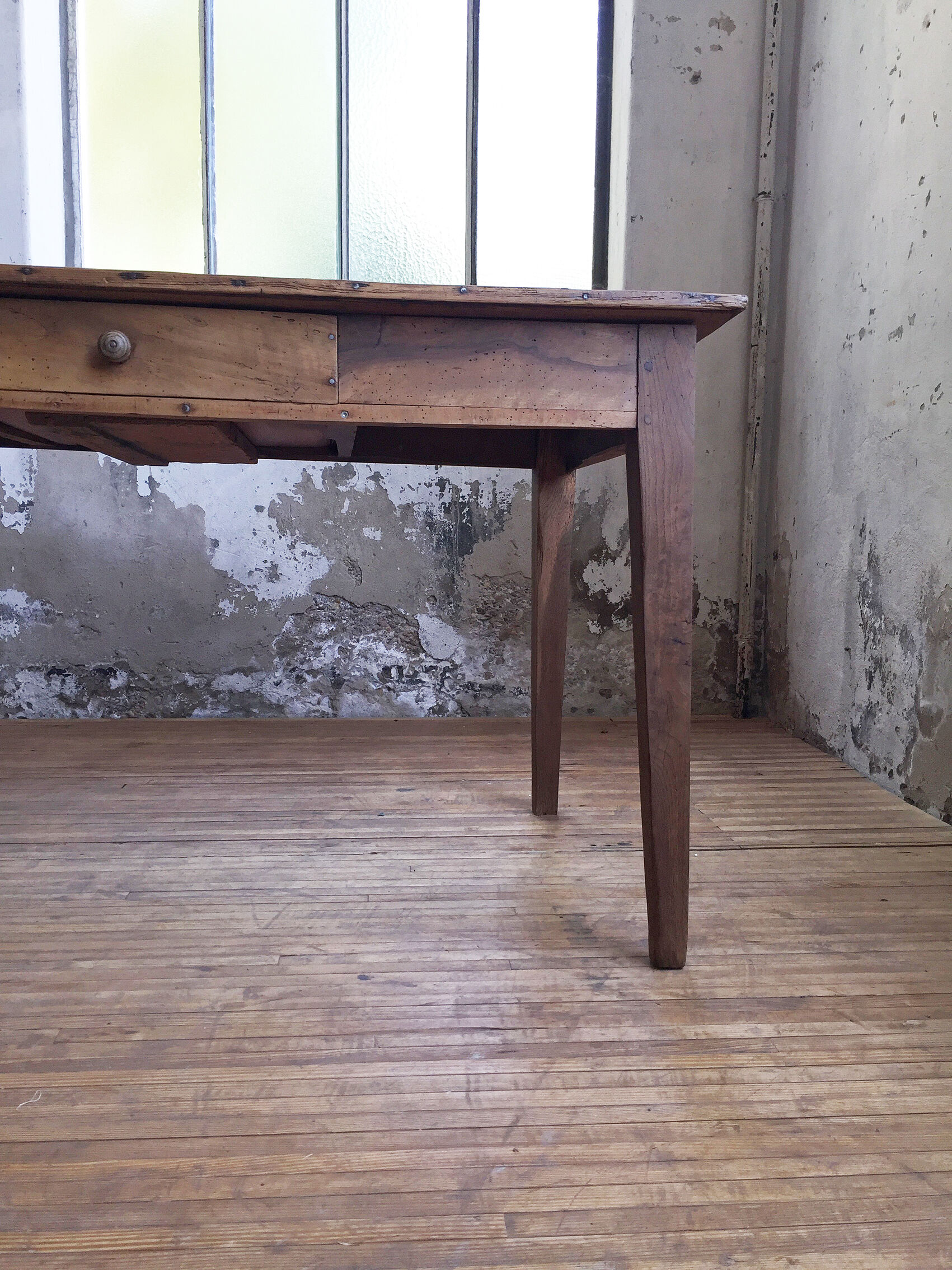Table de ferme en noyer