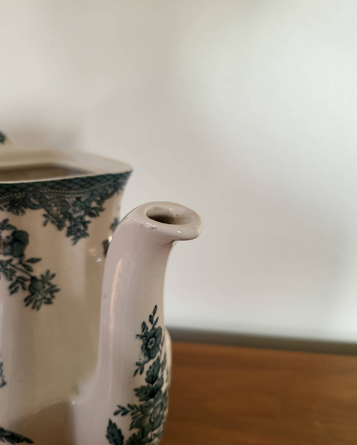 Verseuse théière en faïence anglaise enoch wedgwood tunstall