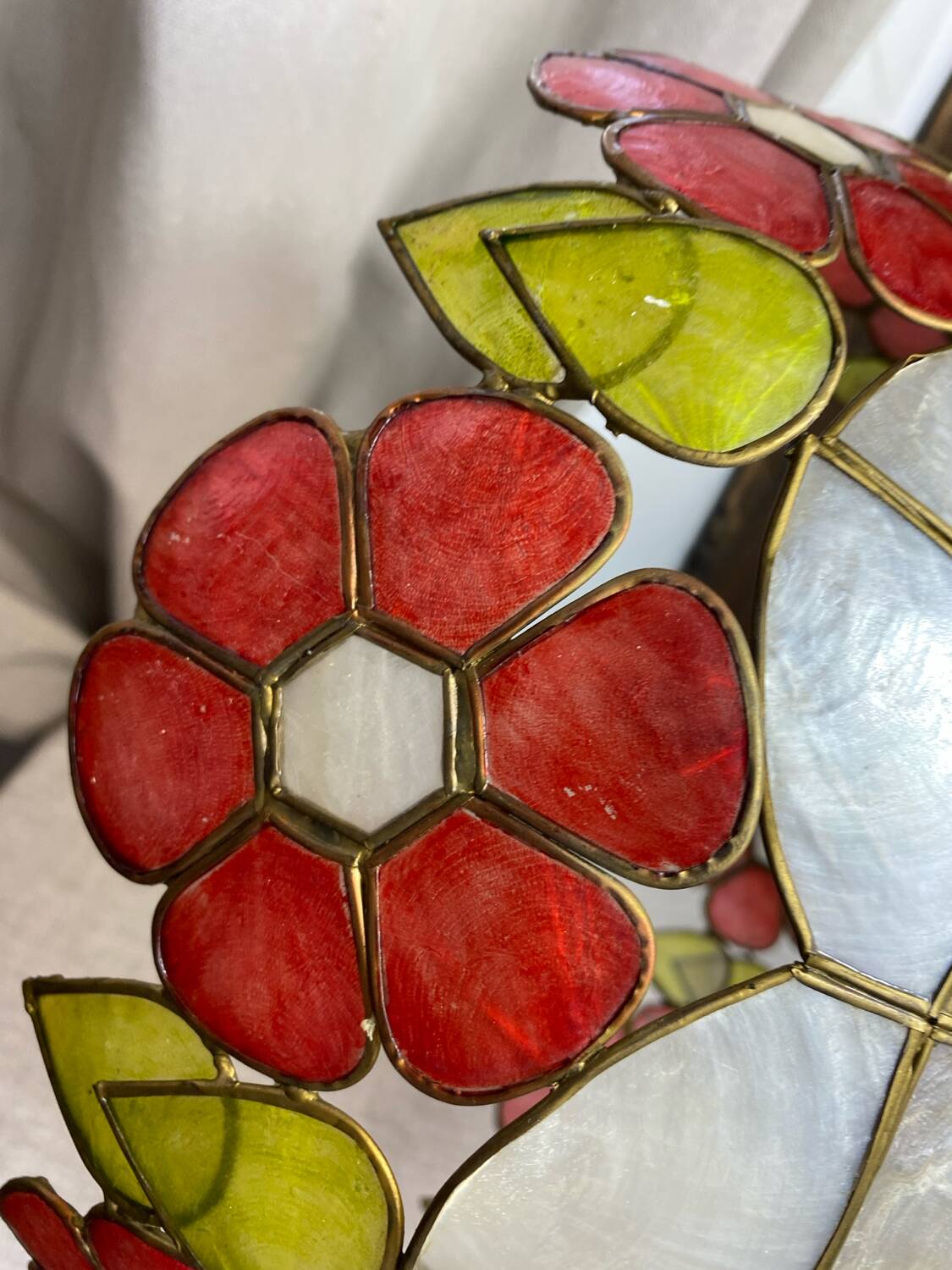 Vintage pendant light in mother-of-pearl and brass