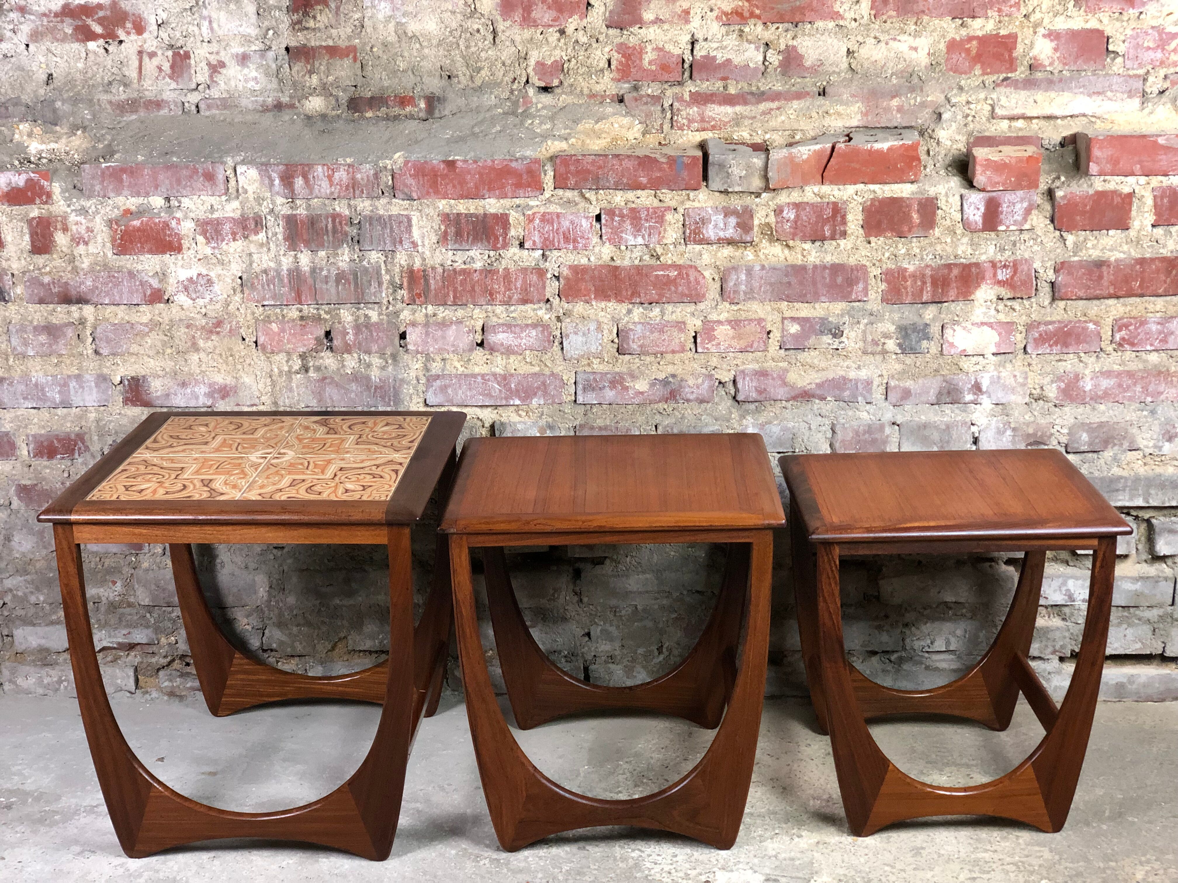 Trundle table in teak and stoneware, g-plan 1960