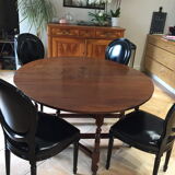 Gateleg table in cherry wood