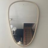Asymmetrical free-form mirror from the 60s-70s