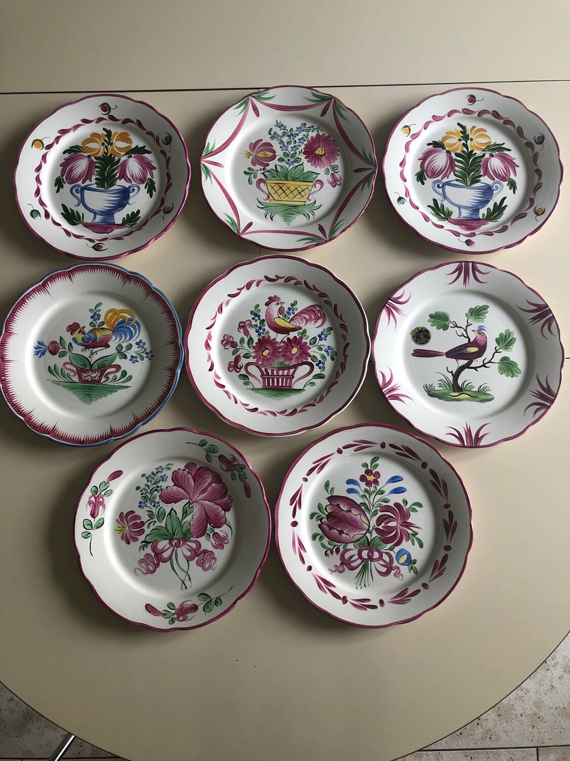 8 assiettes anciennes en faïence d’Art Clamecy décorée main