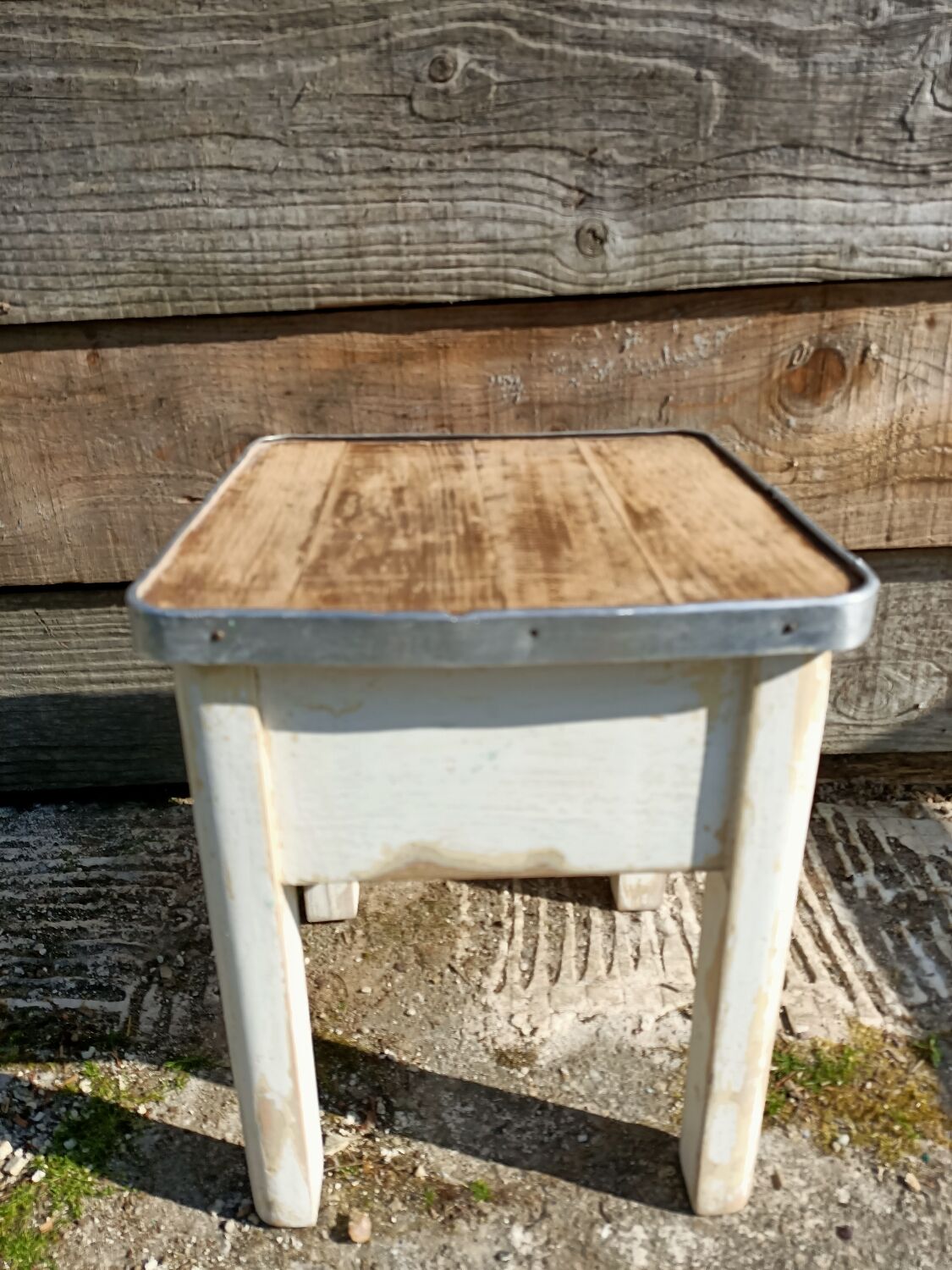 Shoeshine chest stool