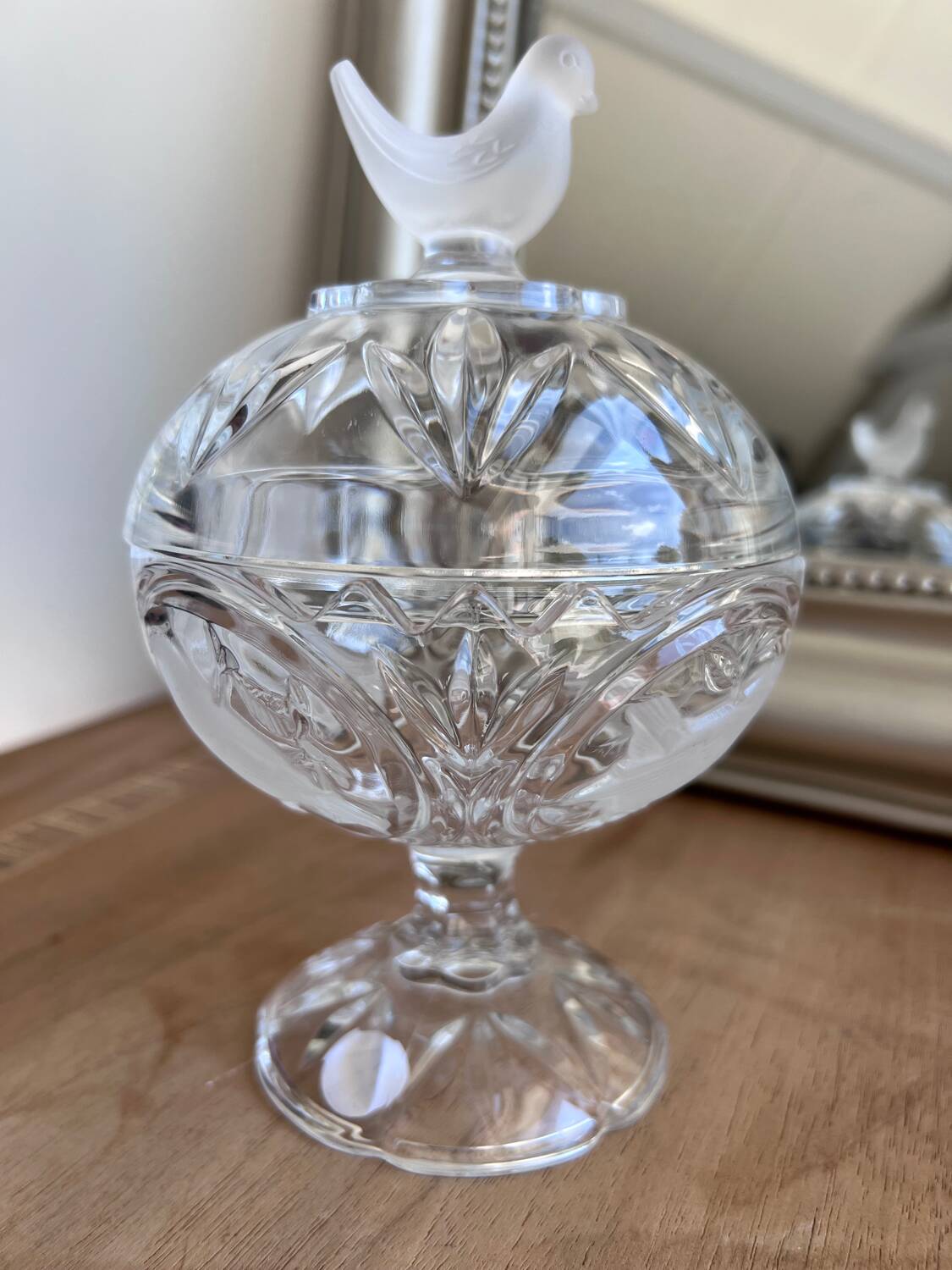 Pressed glass candy box with bird decor – 17 cm – Perfect condition