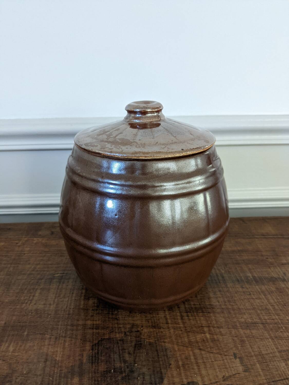 Glazed stoneware barrel pot