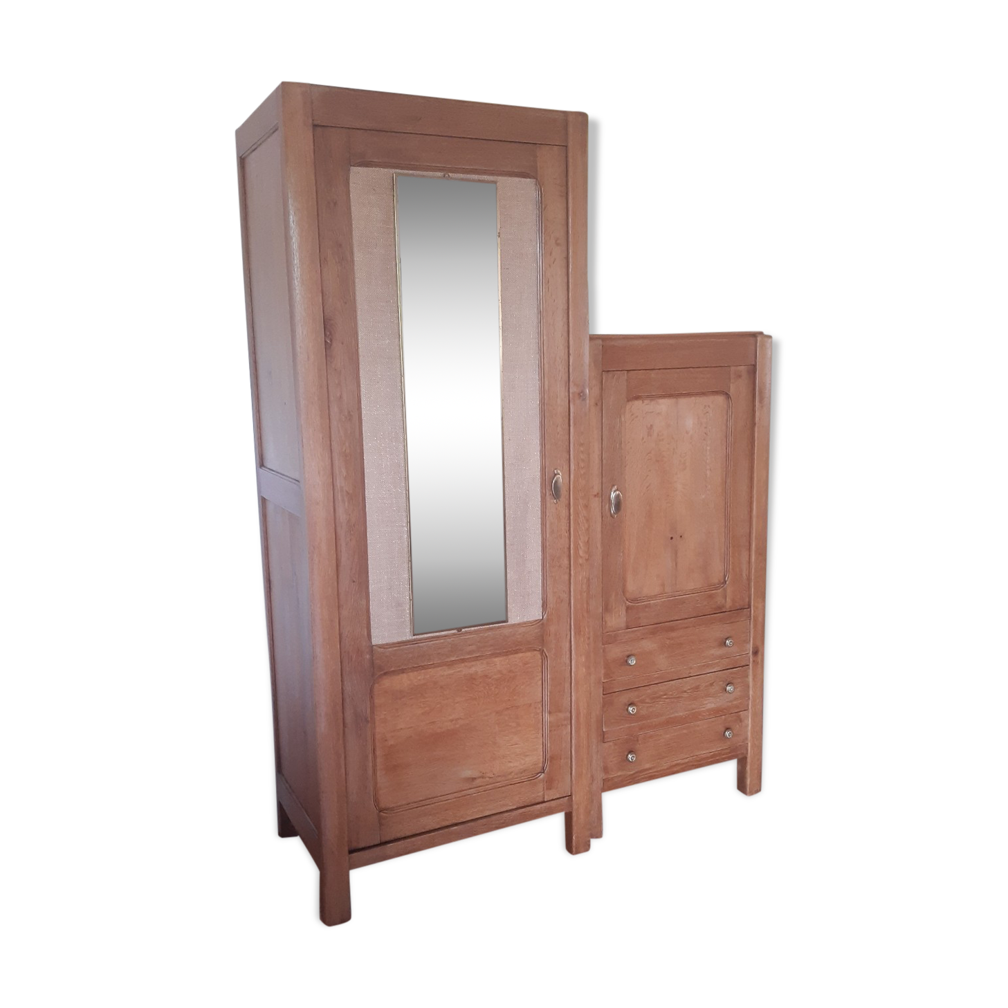 Asymmetrical wardrobe-chest of drawers