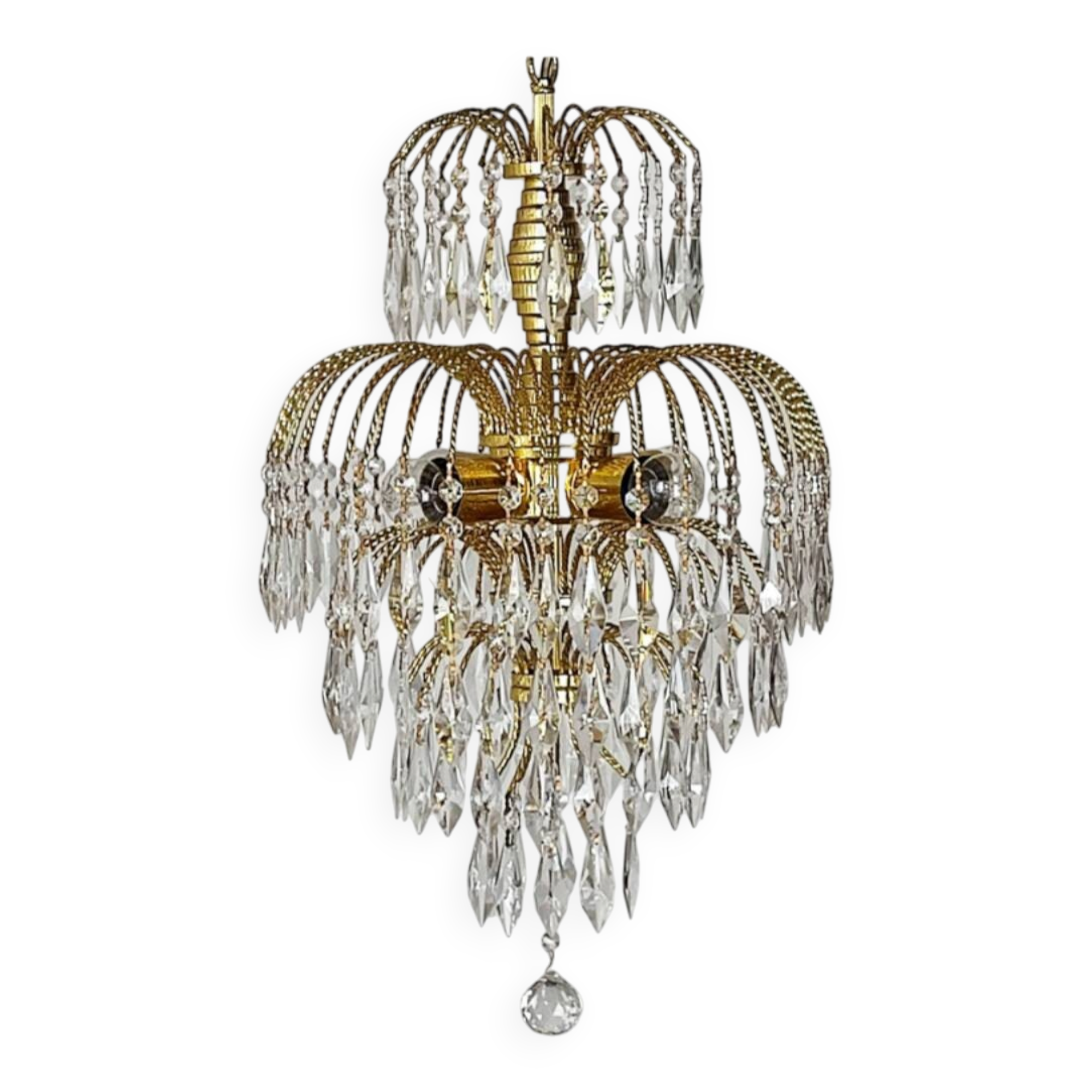 Chandelier with cascading pendants