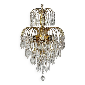 Chandelier with cascading pendants