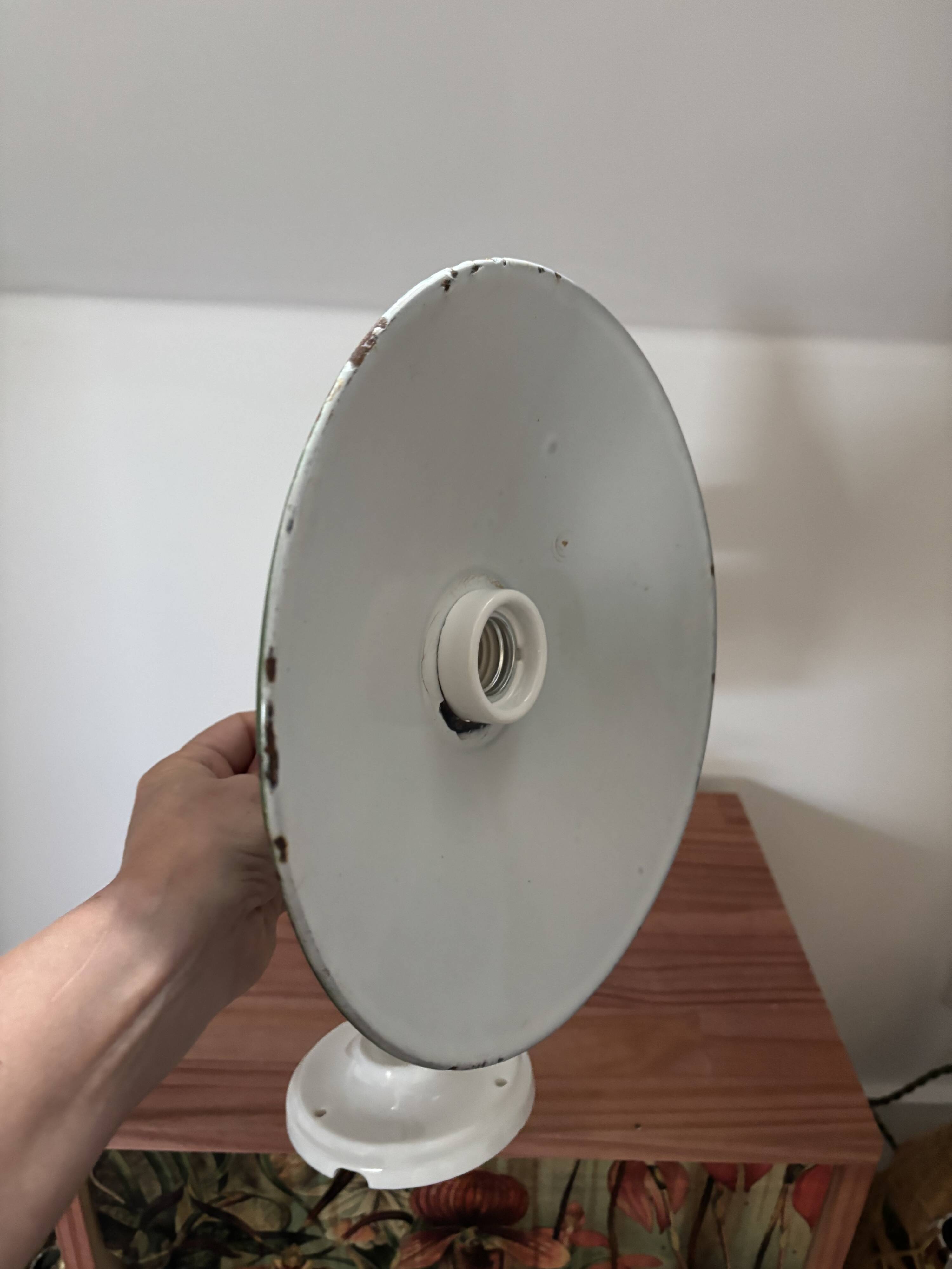 Enamelled sheet metal wall light