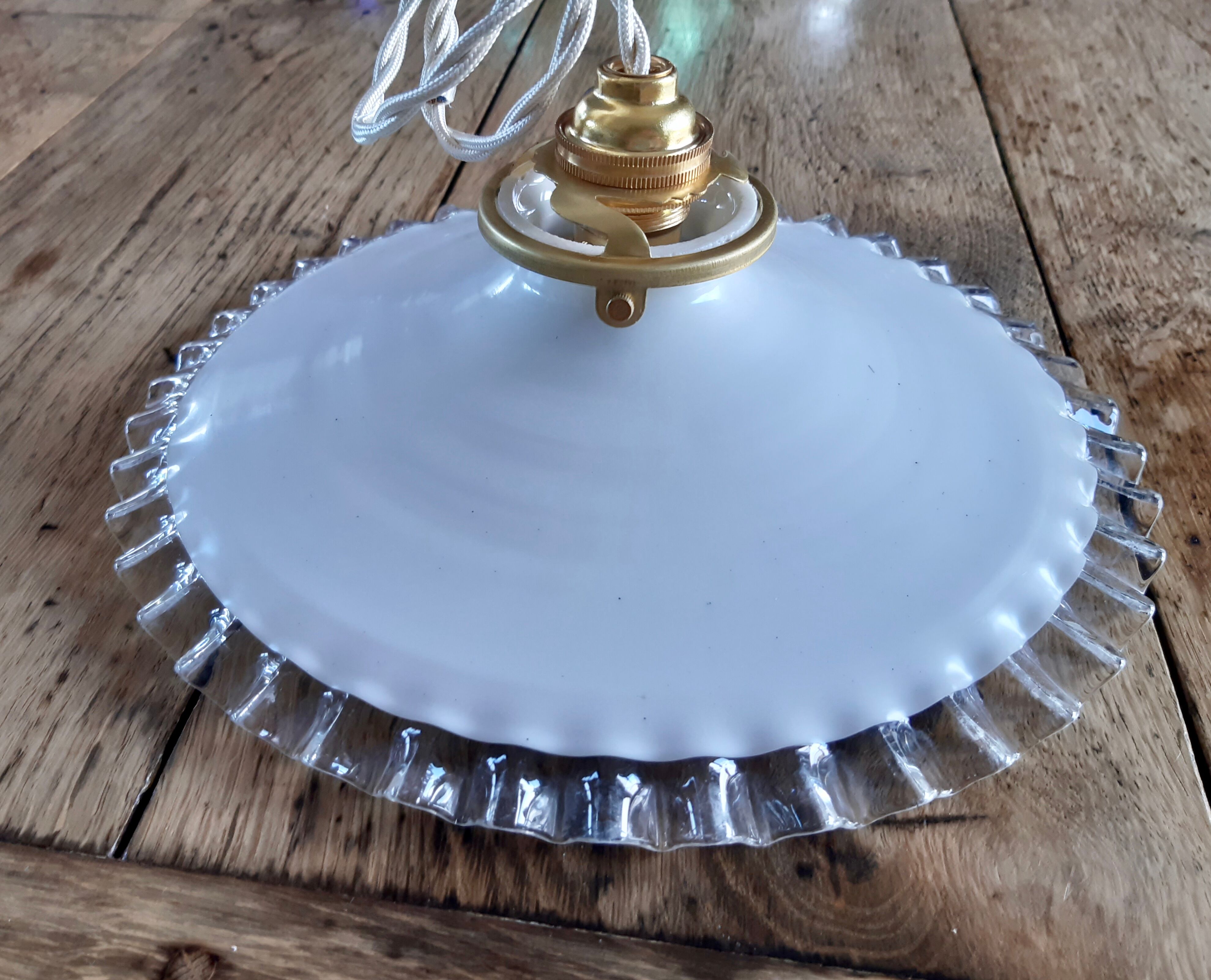Suspension in white and transparent toothed opaline early twentieth century