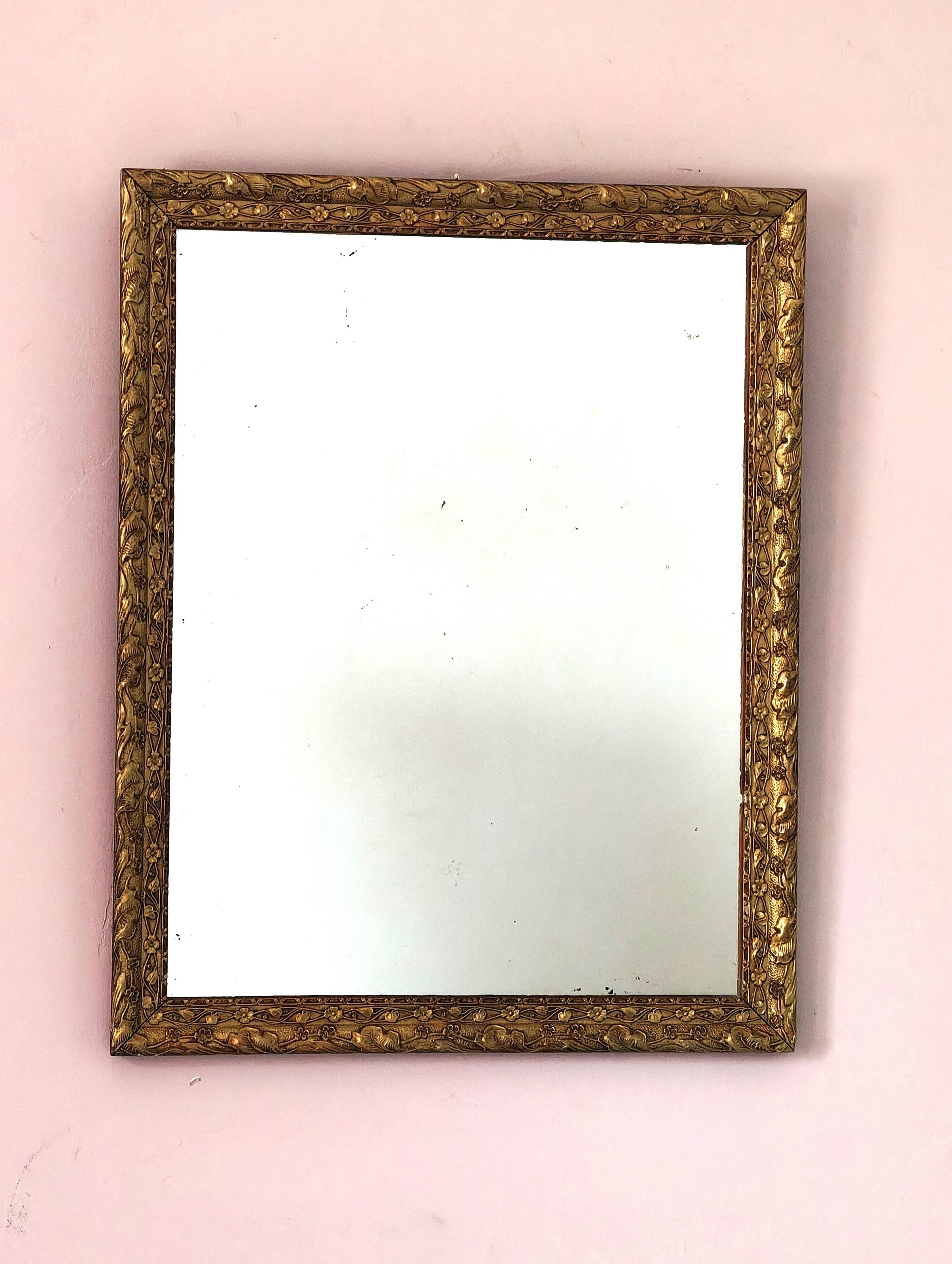Miroir rectangulaire Art déco, cadre doré et travaillé