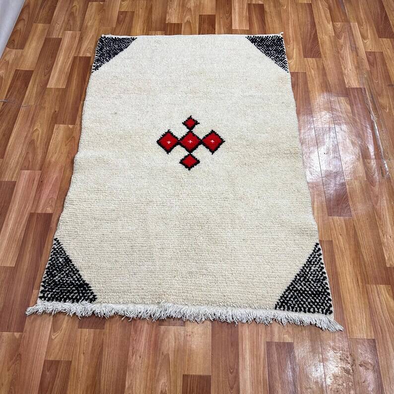 Moroccan Berber decorated rug 200cm x 300cm
