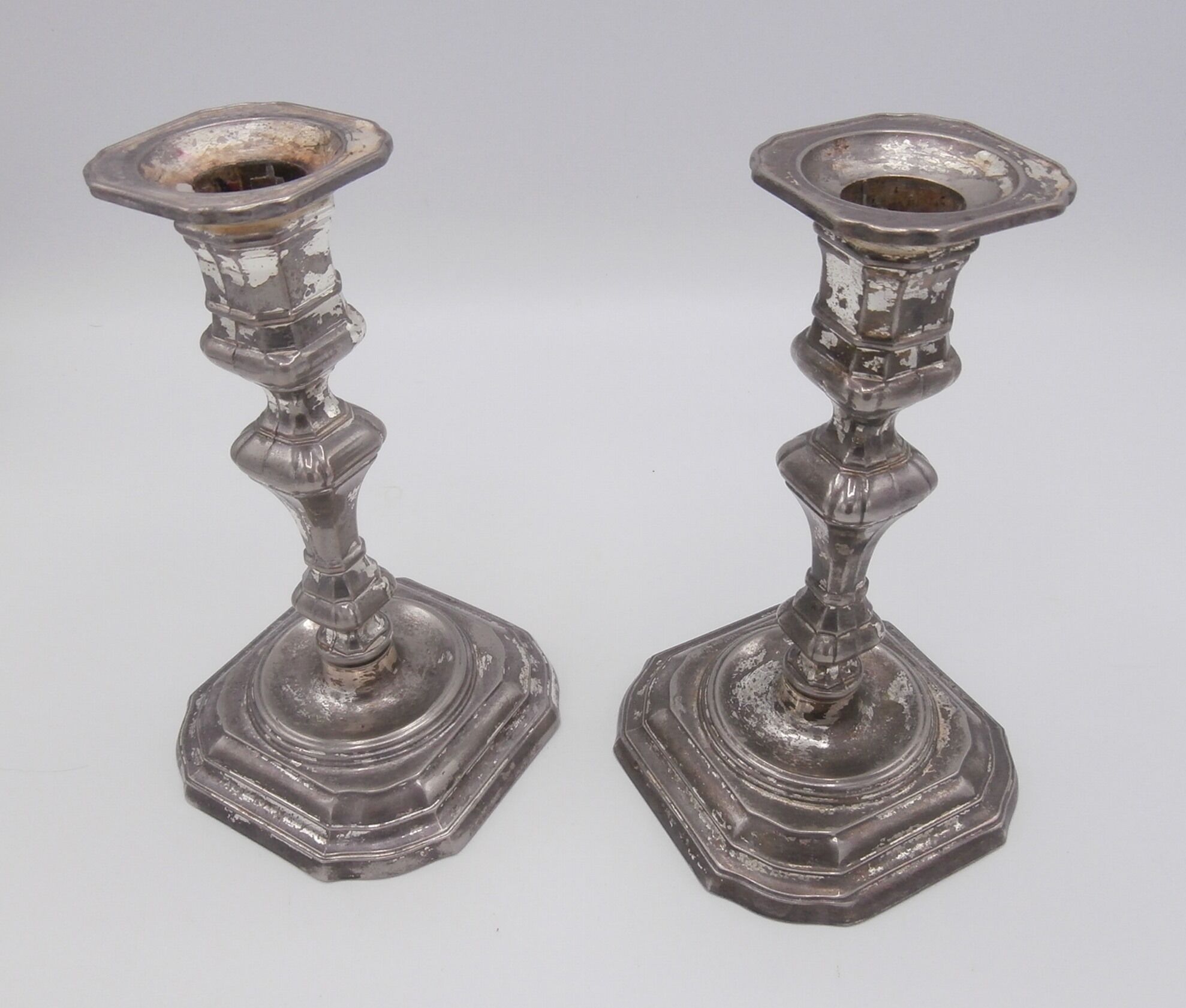 Set of 2 candlesticks