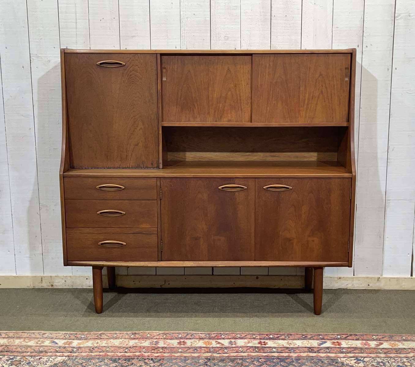 Buffet bar en teck anglais des années 70