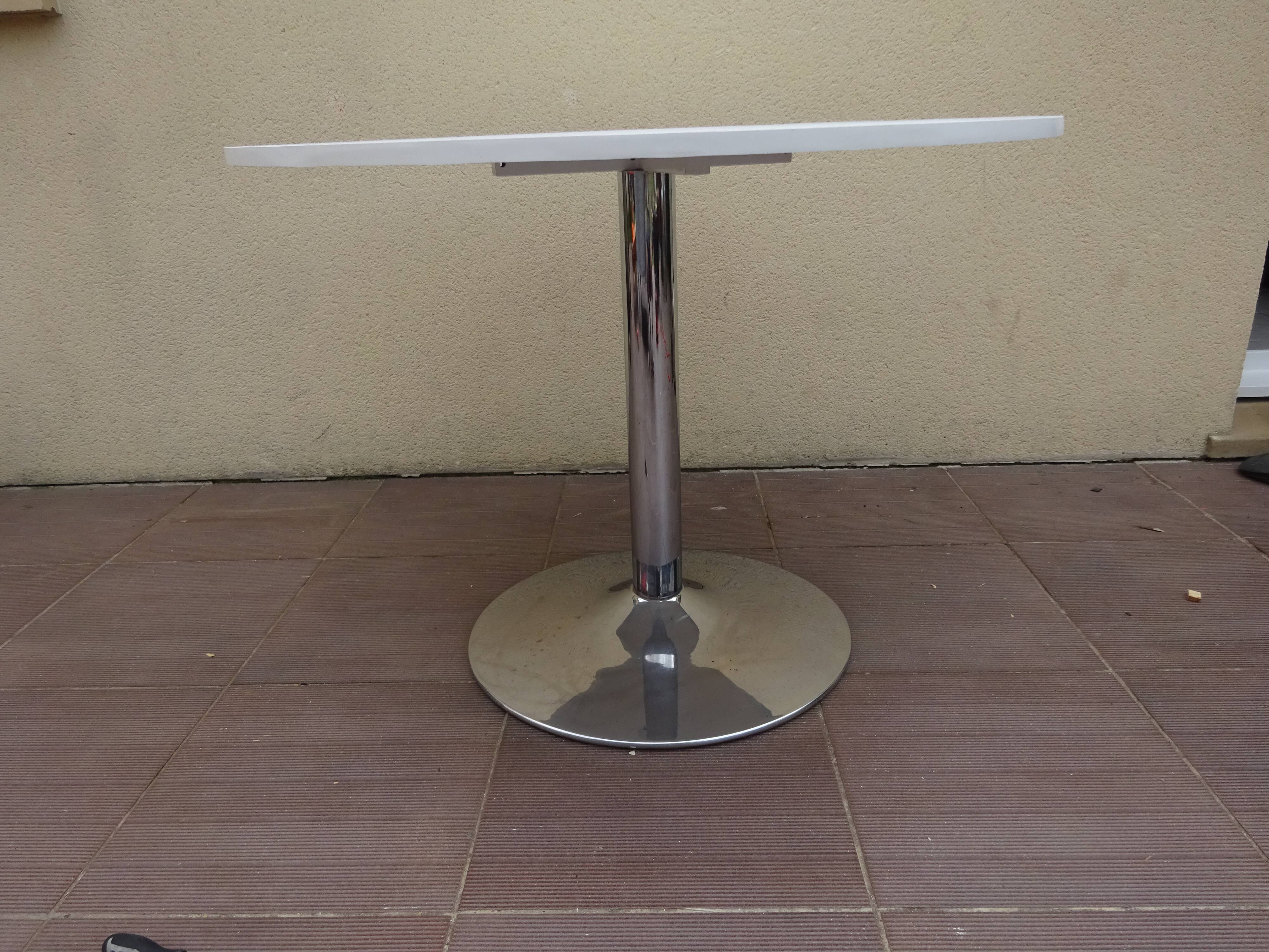 Table ronde vintage pied tulipe