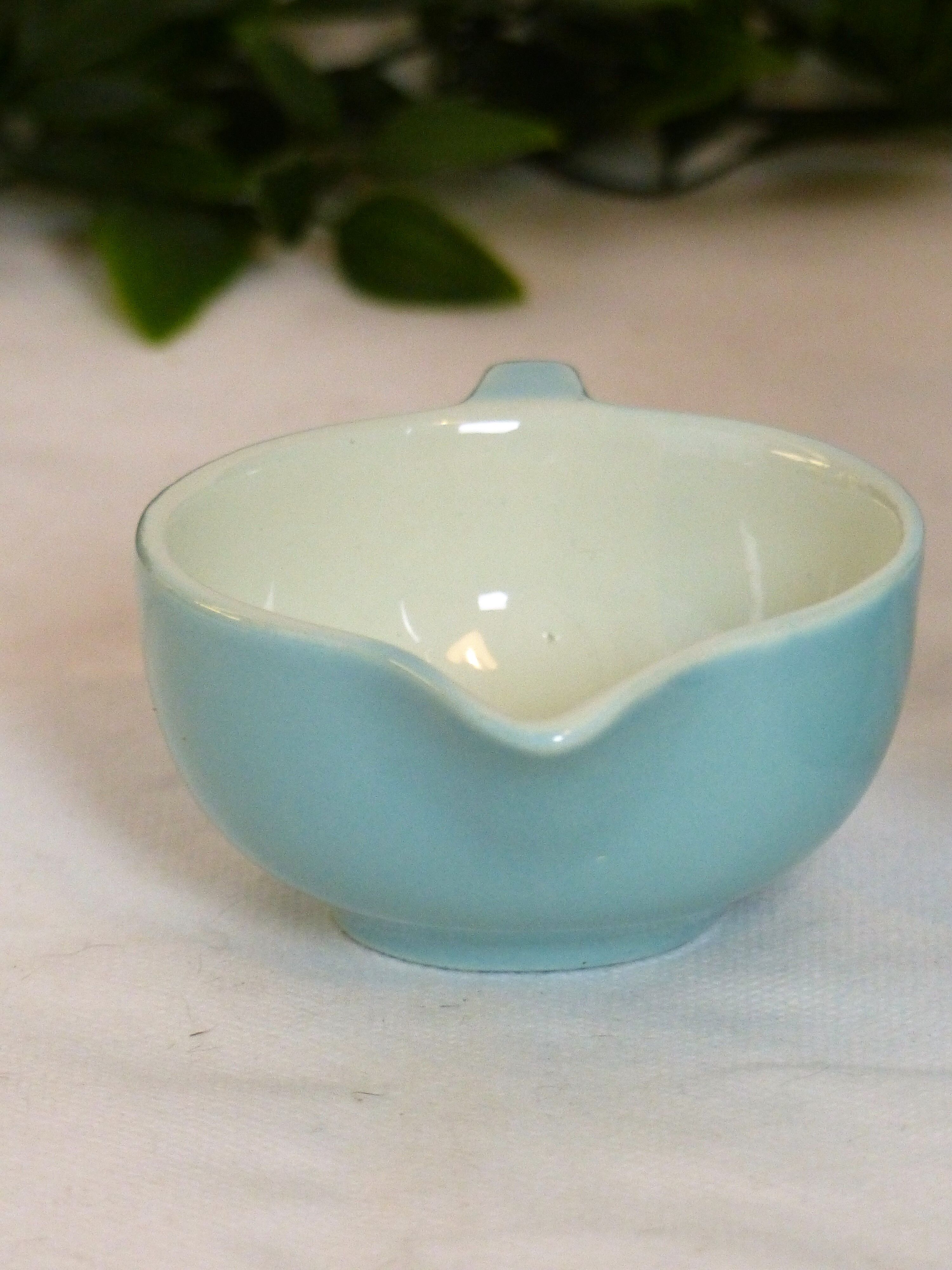 Teapot and its milk pot