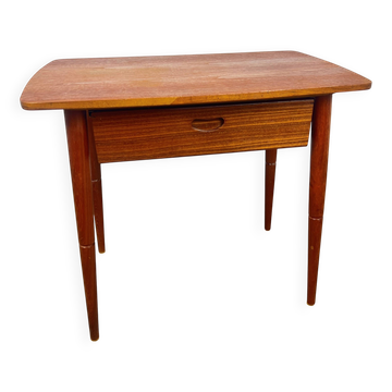 Table de couture scandinave ( Danemark )