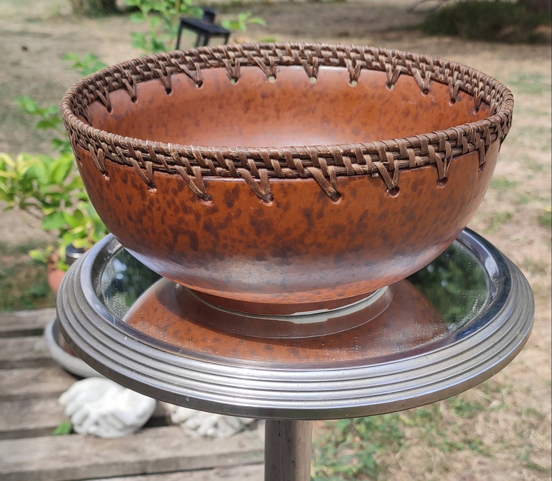 Rinjani pottery coupe Lombok Indonesia Clay and rattan