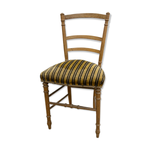 Chaise en bois sculpté