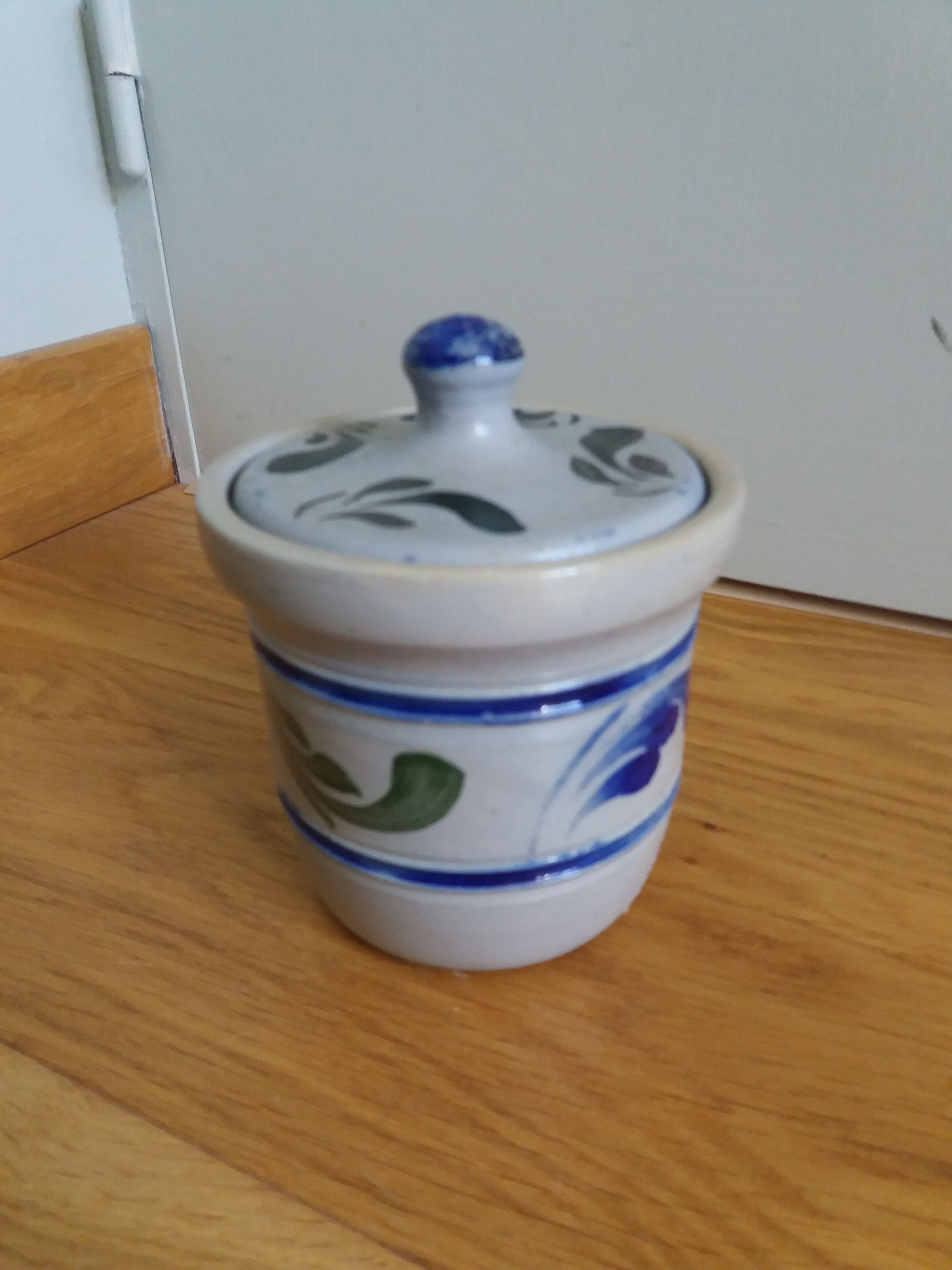 Sandstone pot from Alsace Schmitter in Betschdorf