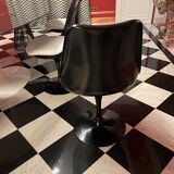 Tulip armless chairs by Eero Saarinen for Knoll
