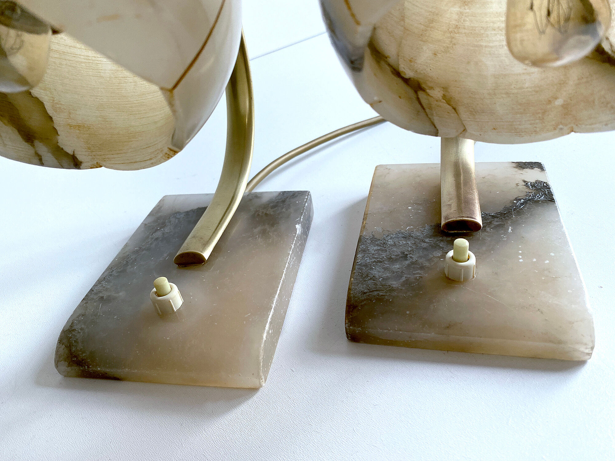 Pair of vintage art deco lamps, albatre marble brass, 30 years