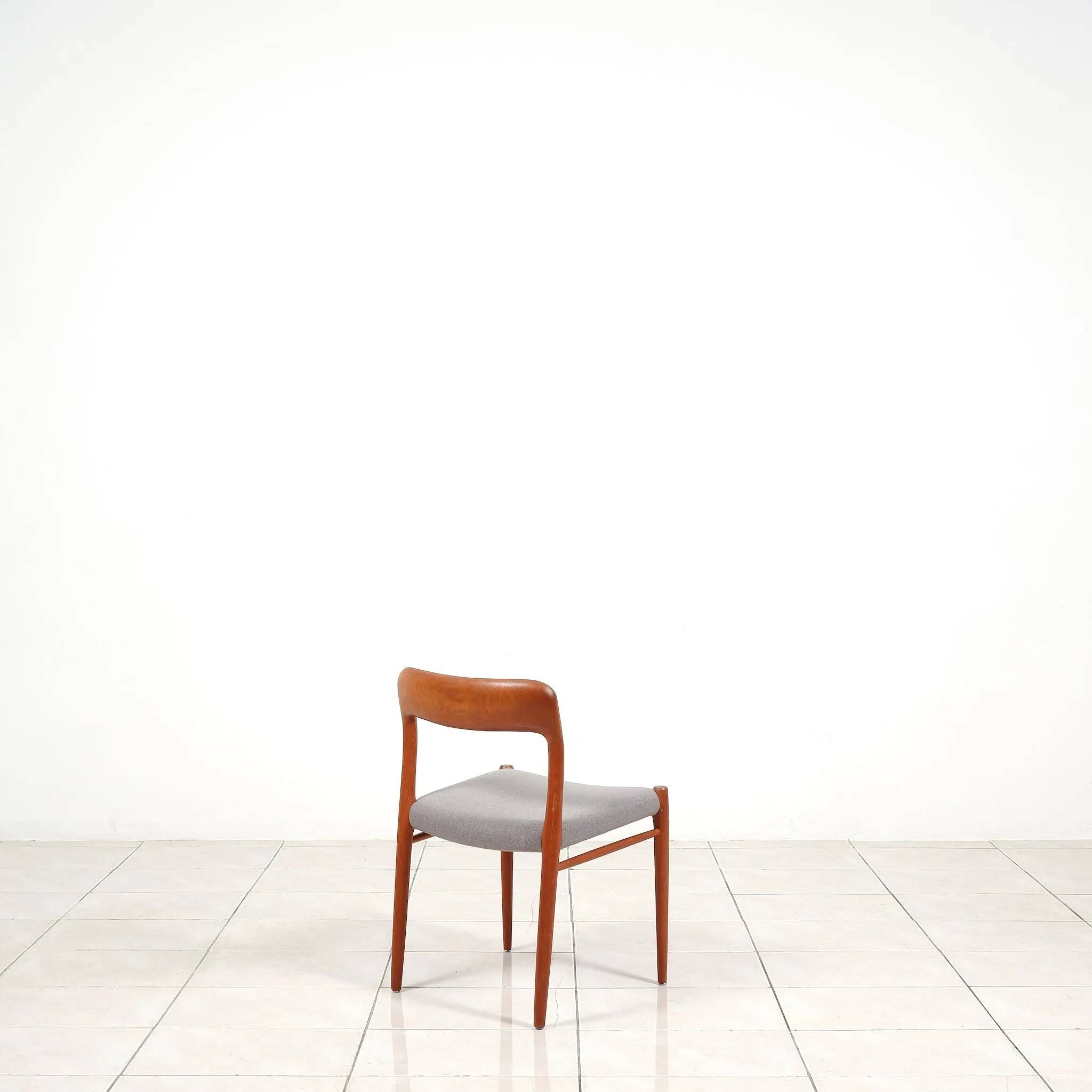 3 Niels Møller „Model 75“ teak dining chairs reupholstered