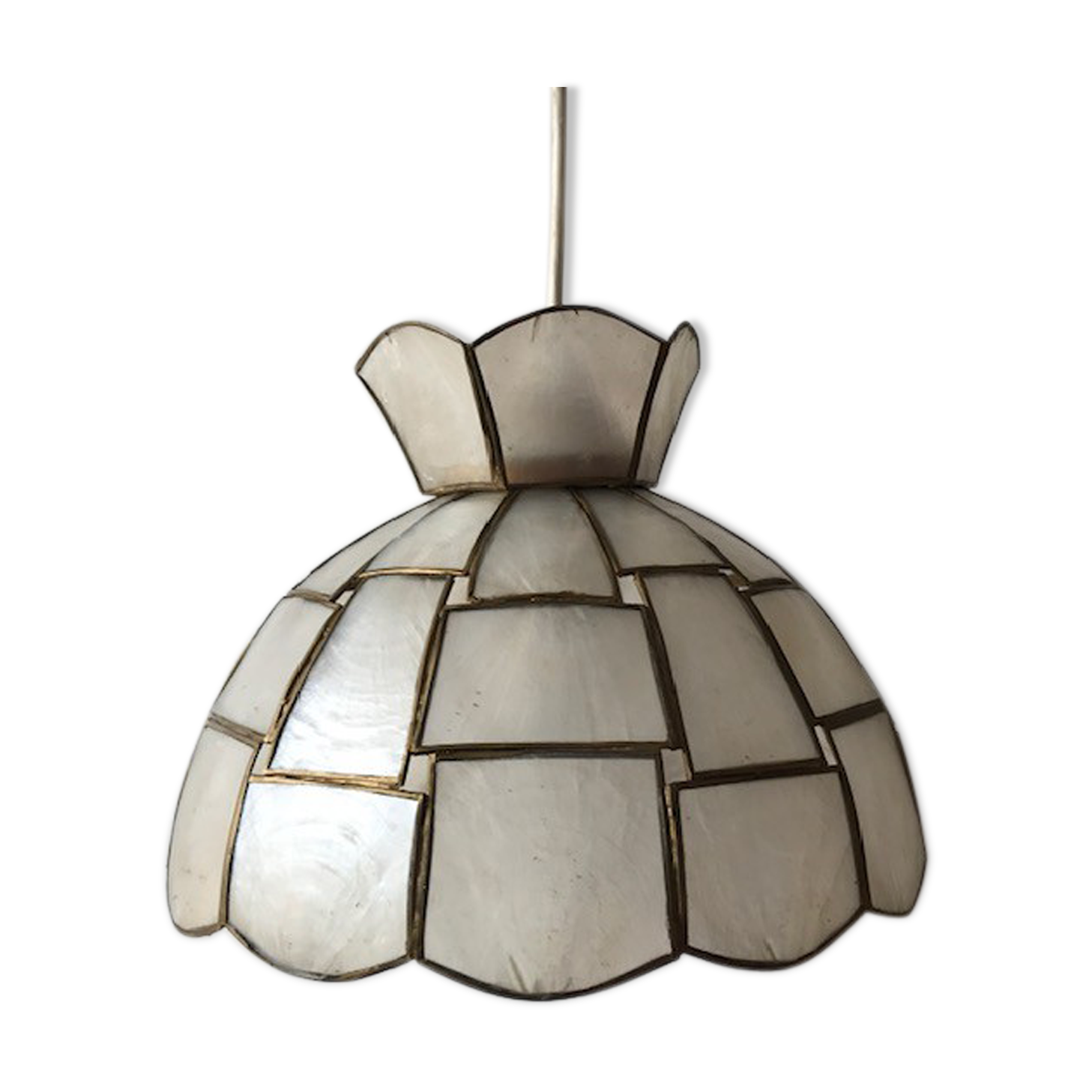 Mother-of-pearl hanging lamp
