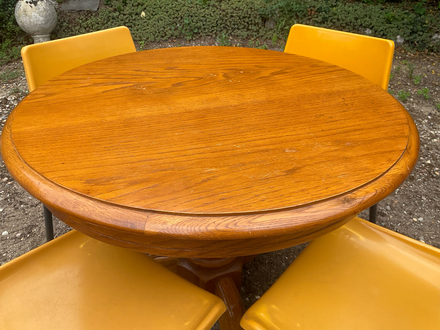 Vintage 70s table and 4 chairs set