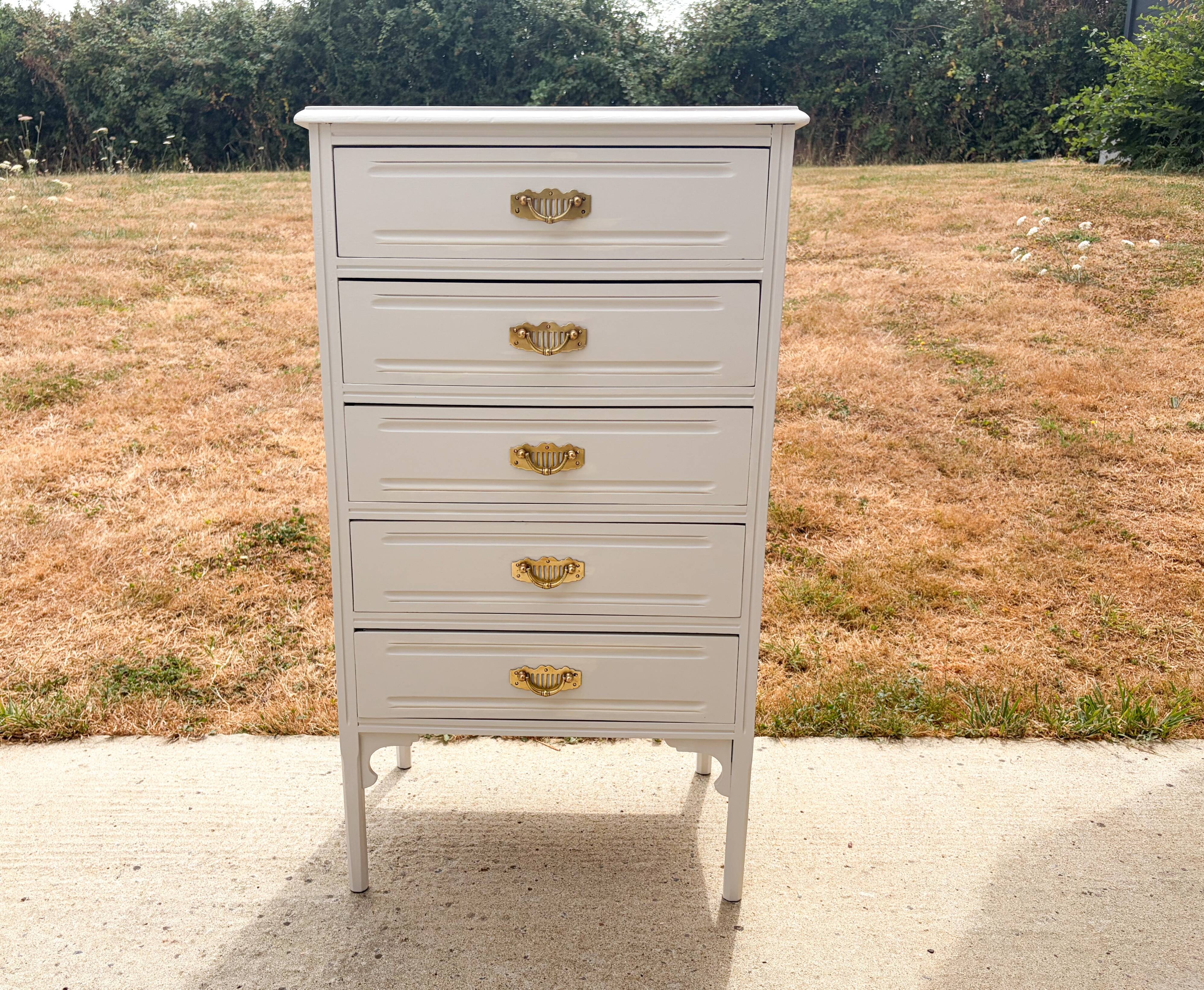Chest of drawers with 5 drawers from the 1930s/40s.