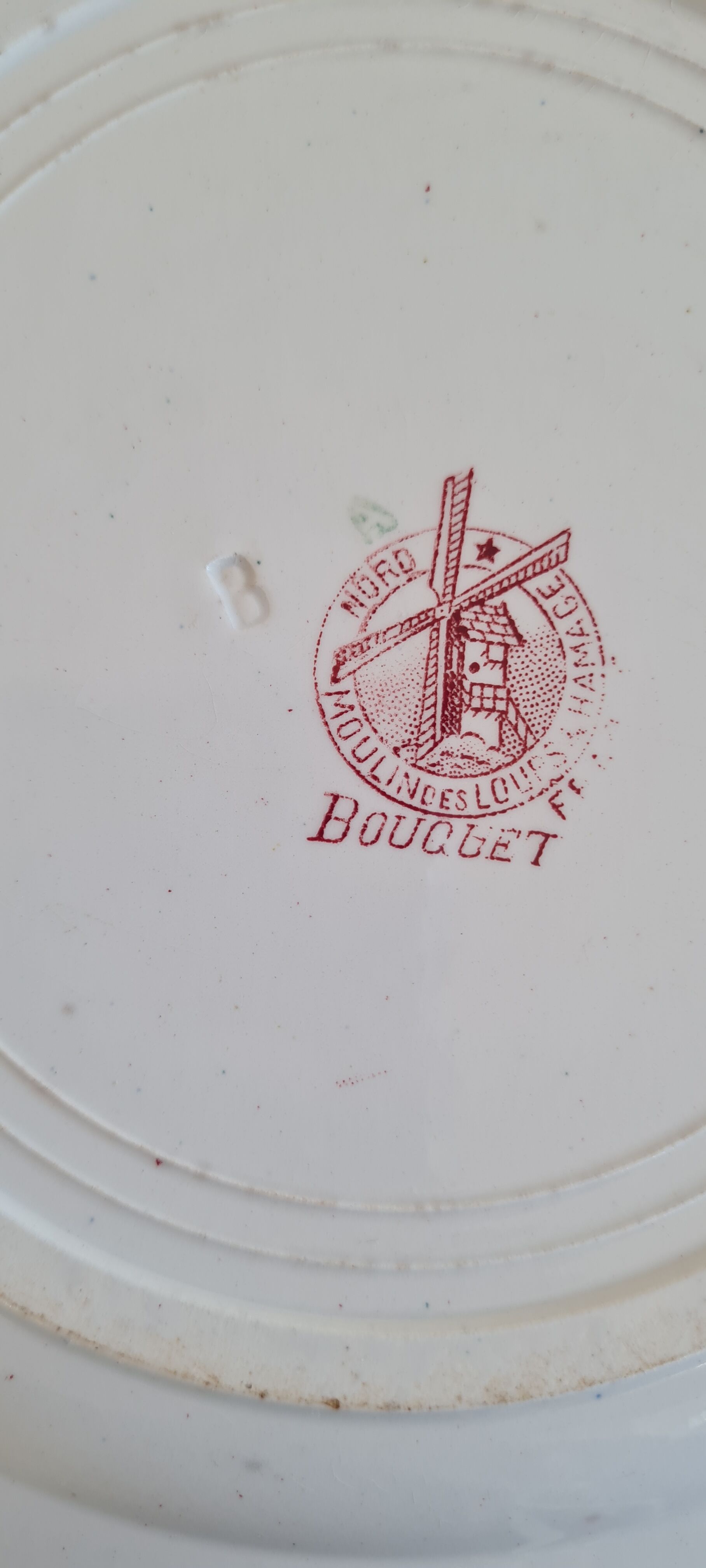 Serving of 6 plates in iron earth